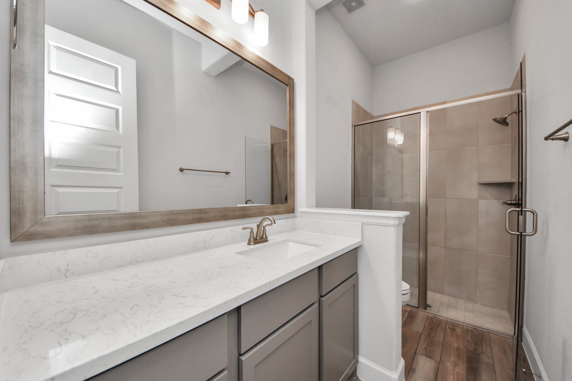 24319 Norwood Groves Drive, Richmond, TX 77469 Secondary bathroom