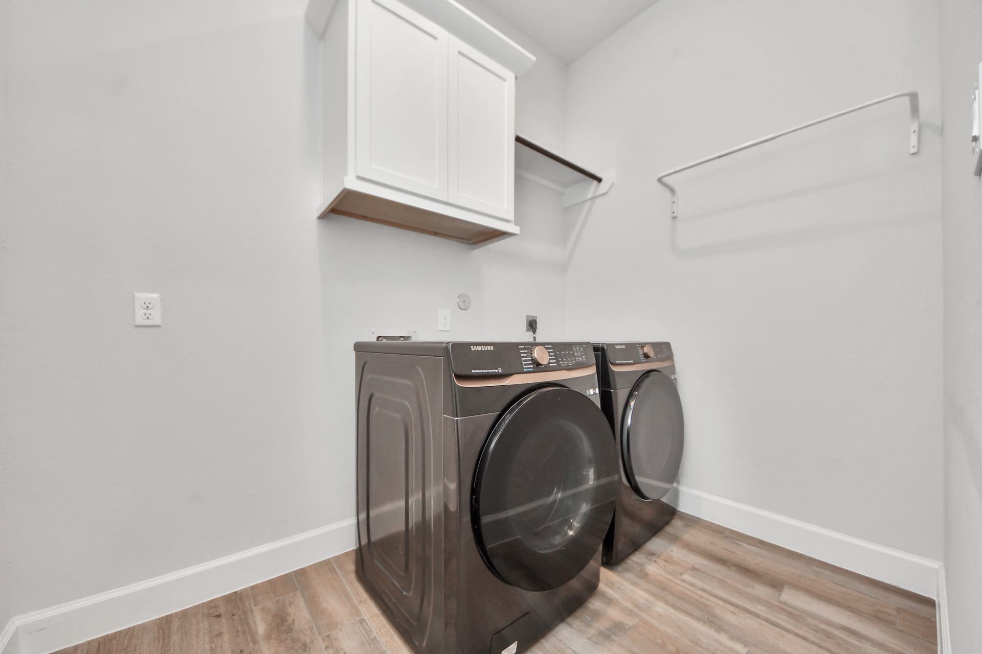 24319 Norwood Groves Drive, Richmond, TX 77469 Laundry area