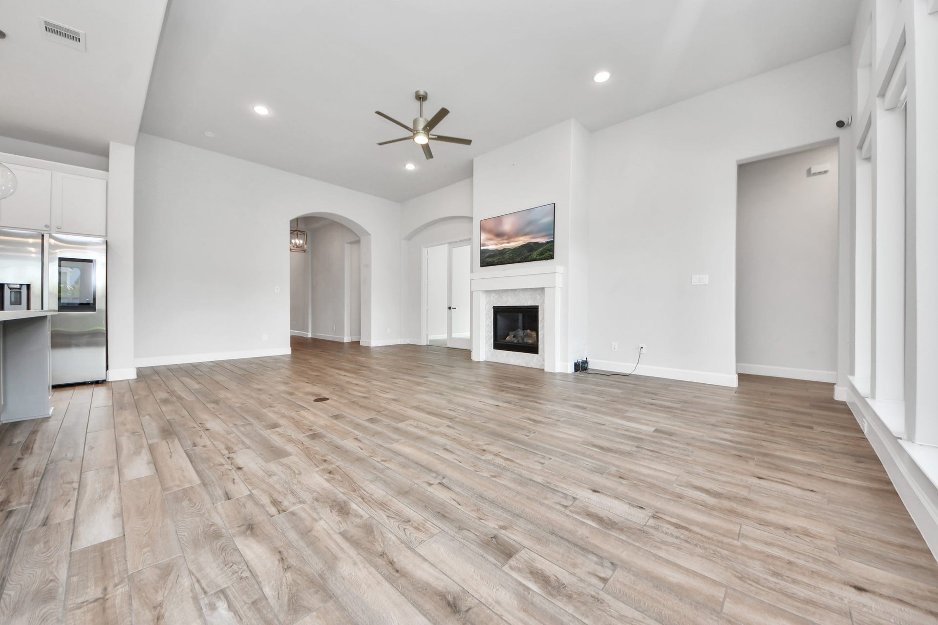 24319 Norwood Groves Drive, Richmond, TX 77469 Living room
