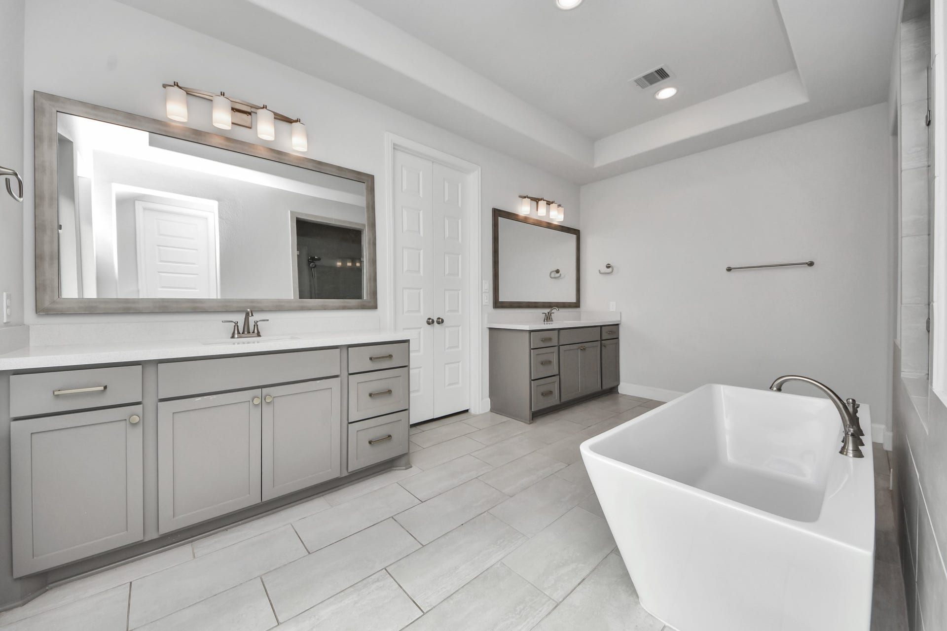 24319 Norwood Groves Drive, Richmond, TX 77469 Primary bathroom