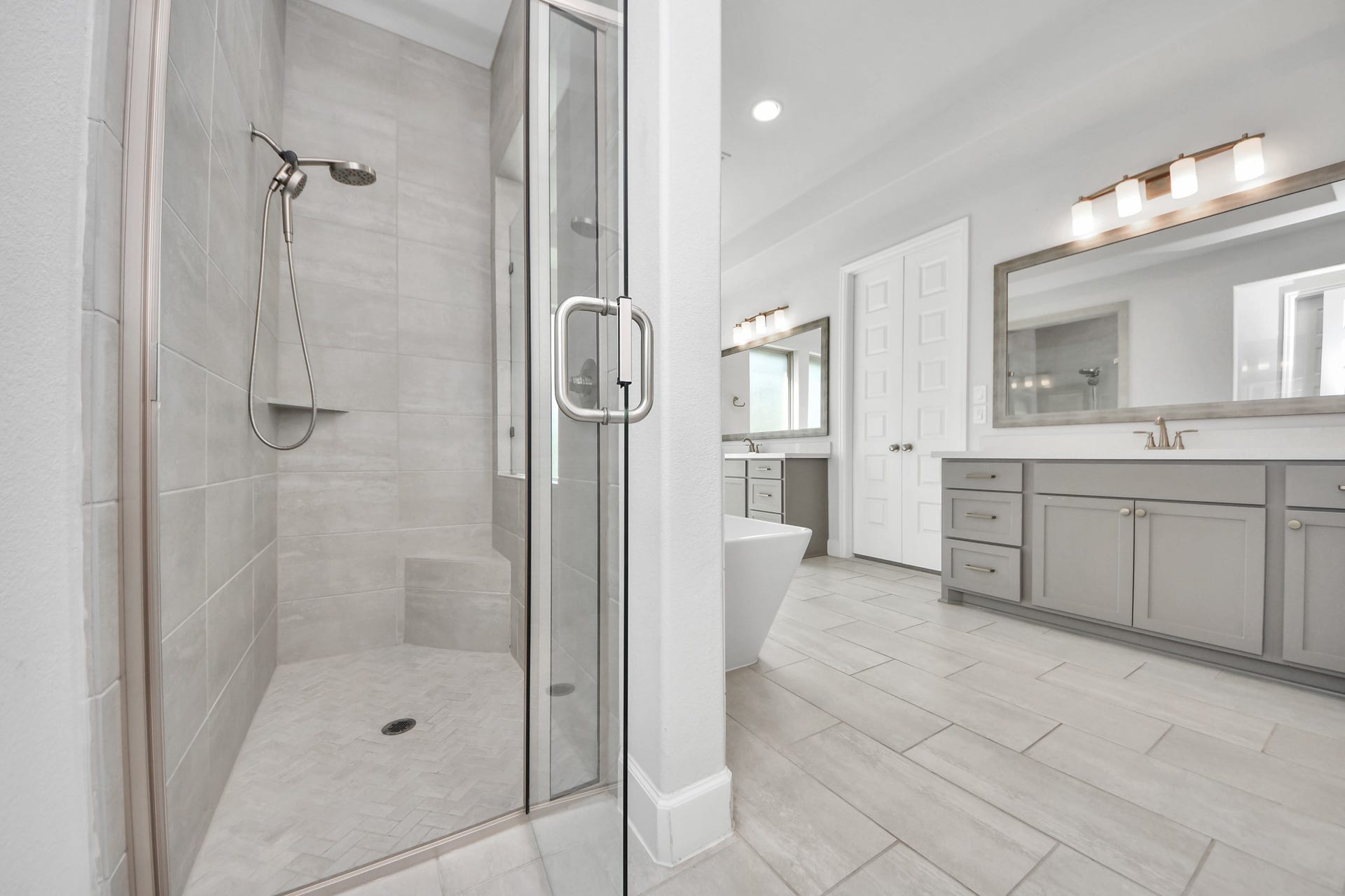 24319 Norwood Groves Drive, Richmond, TX 77469 Primary bathroom