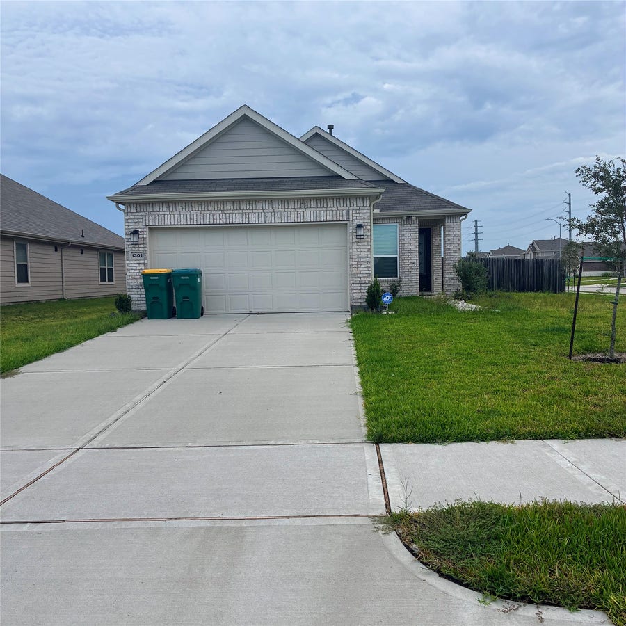 Property photo for 1301 Green Jay Lane, La Marque, TX