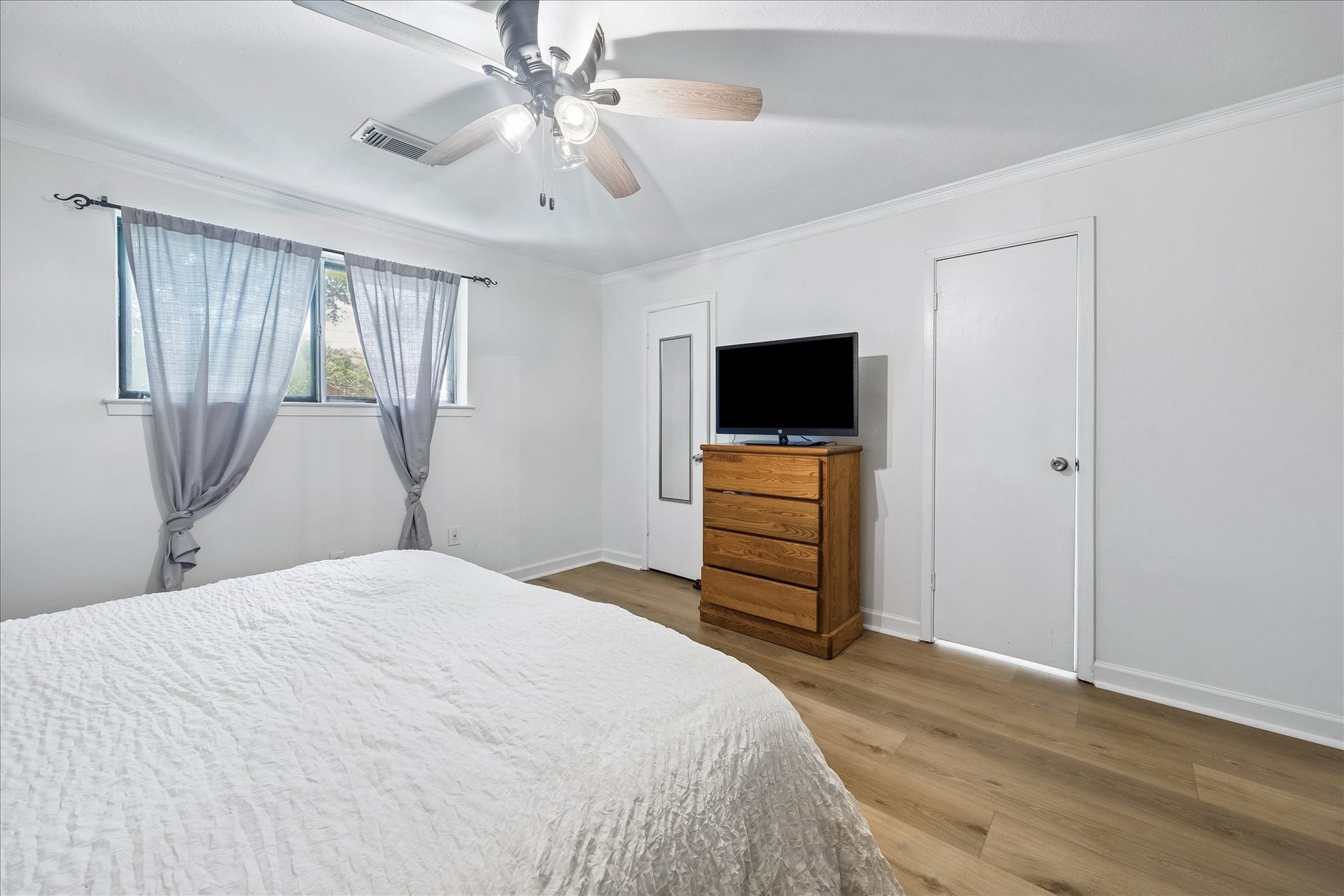 210 Brandywyne Drive, Friendswood, TX 77546