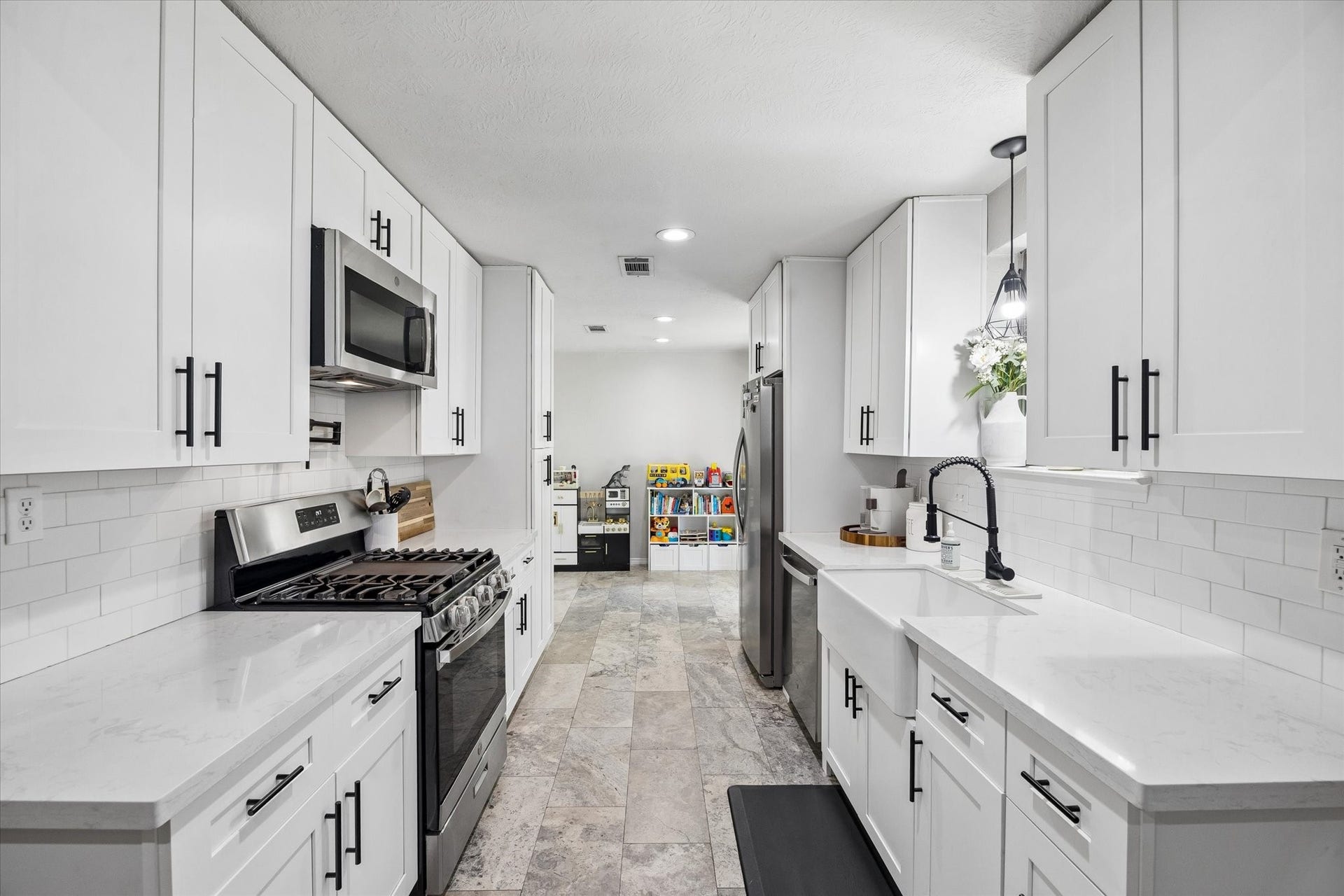 210 Brandywyne Drive, Friendswood, TX 77546