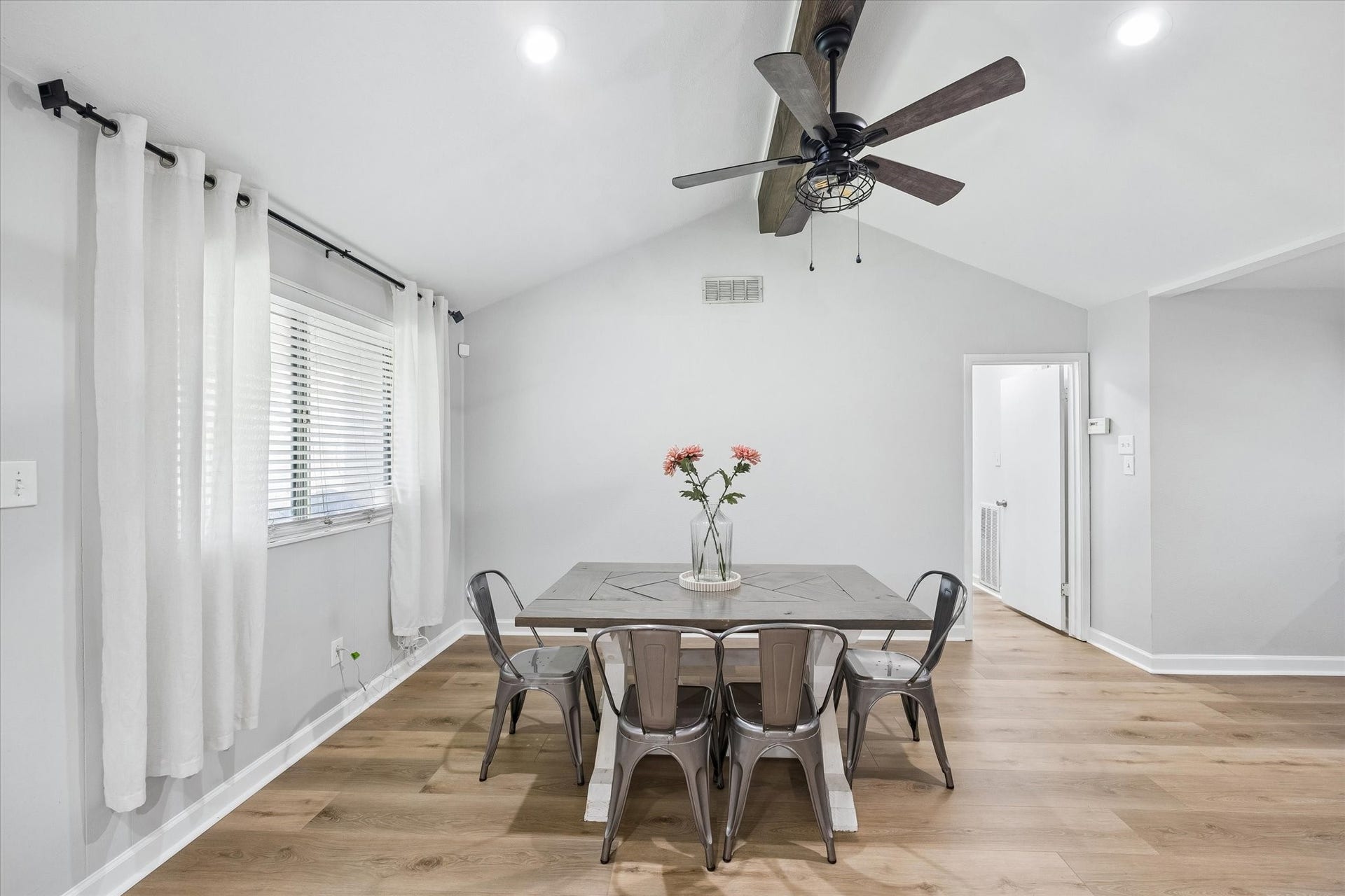 210 Brandywyne Drive, Friendswood, TX 77546