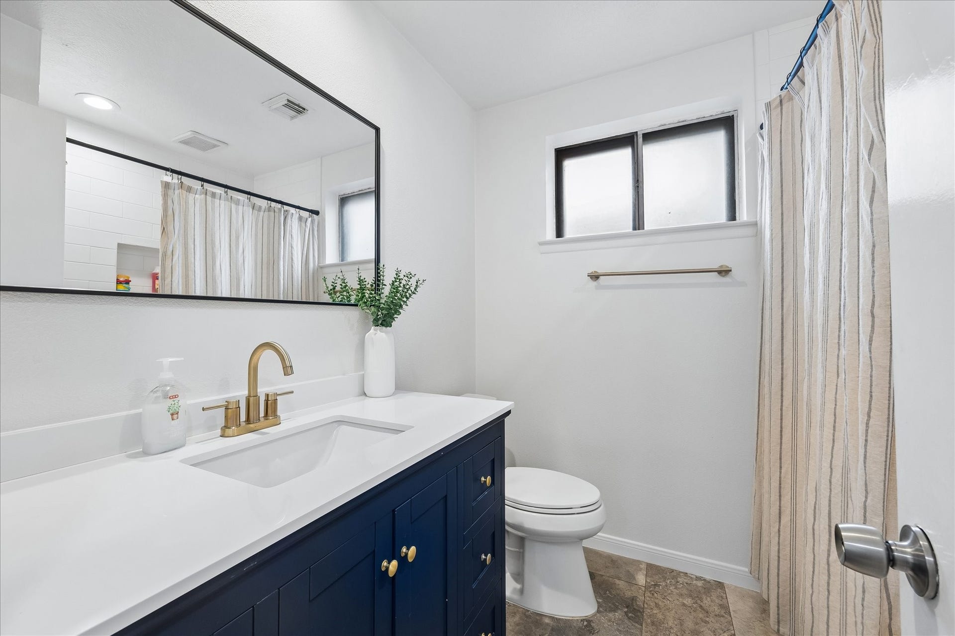 210 Brandywyne Drive, Friendswood, TX 77546