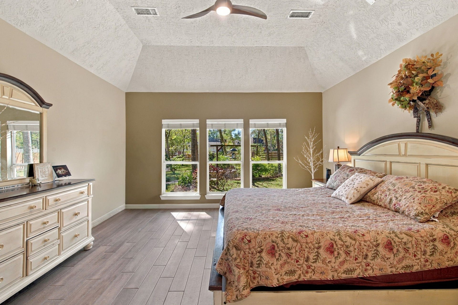 12411 Stallion Court, Magnolia, TX 77354 12411 Stallion Court, Magnolia, TX 77354