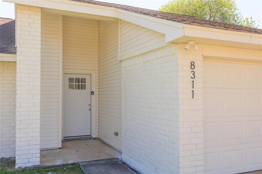 Property photo for 8311 Quail Burg Lane, Missouri City, TX
