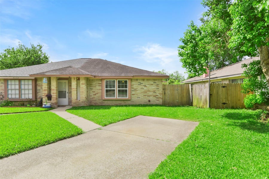 Property photo for 3110 Oak Rock Circle, Spring, TX