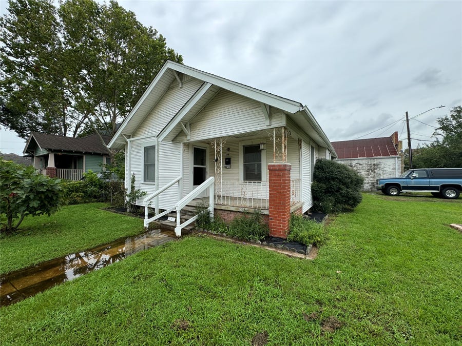 Property photo for 901 W 13th, Houston, TX