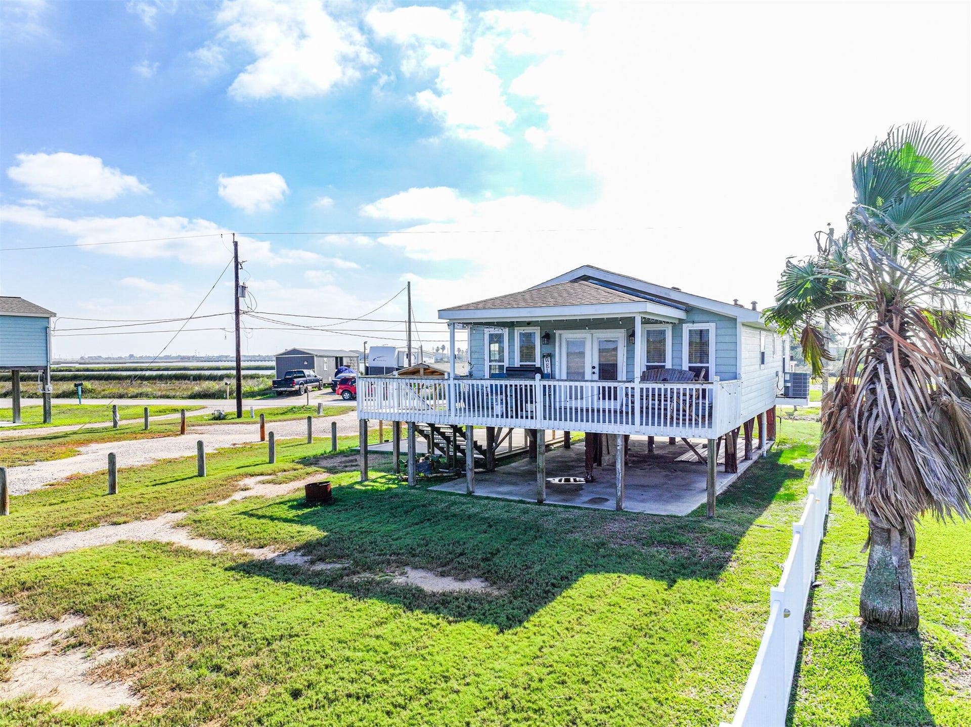 4622 Bayou Lane, Hitchcock, TX 77563 4622 Bayou Lane, Hitchcock, TX 77563