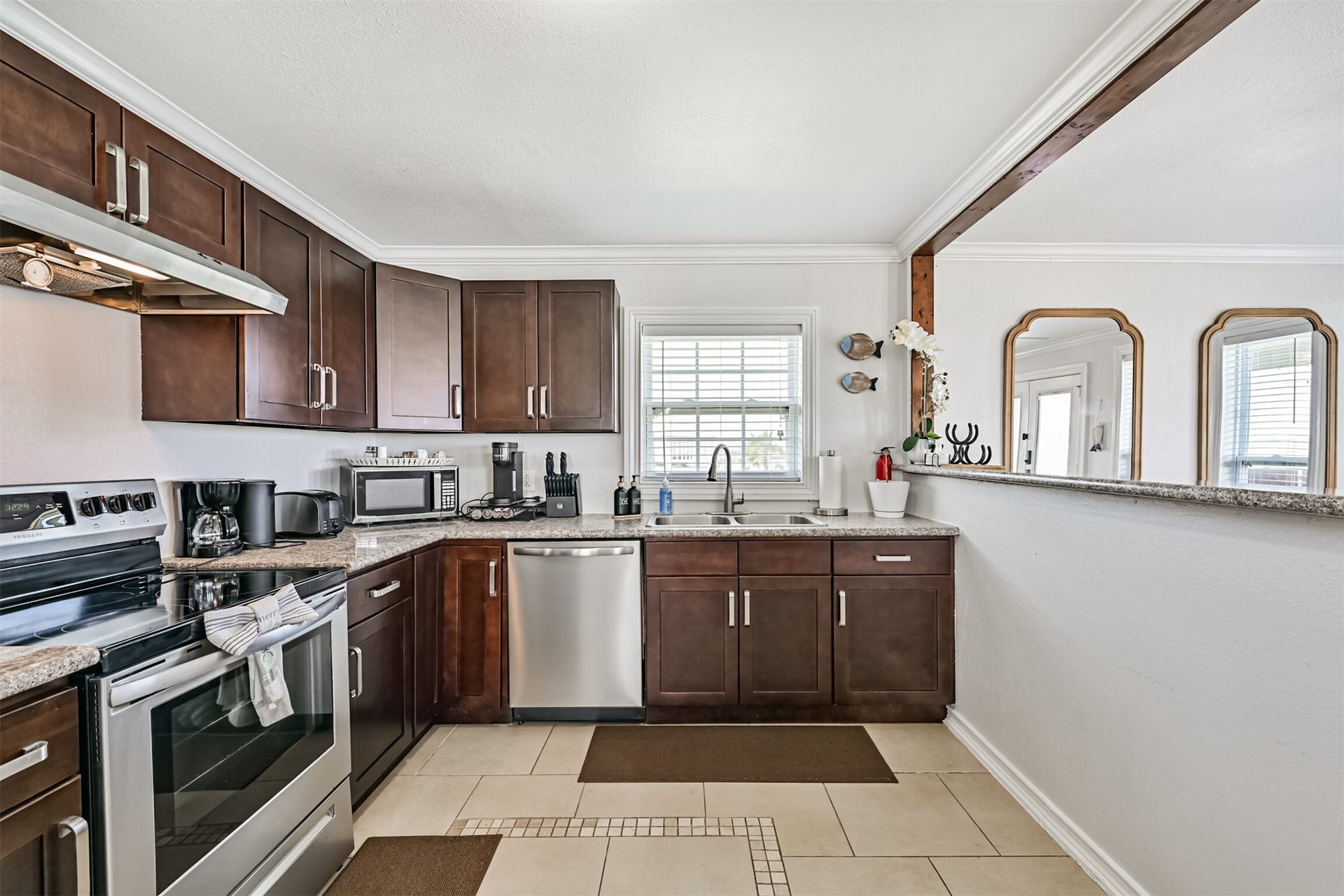 4622 Bayou Lane, Hitchcock, TX 77563 4622 Bayou Lane, Hitchcock, TX 77563