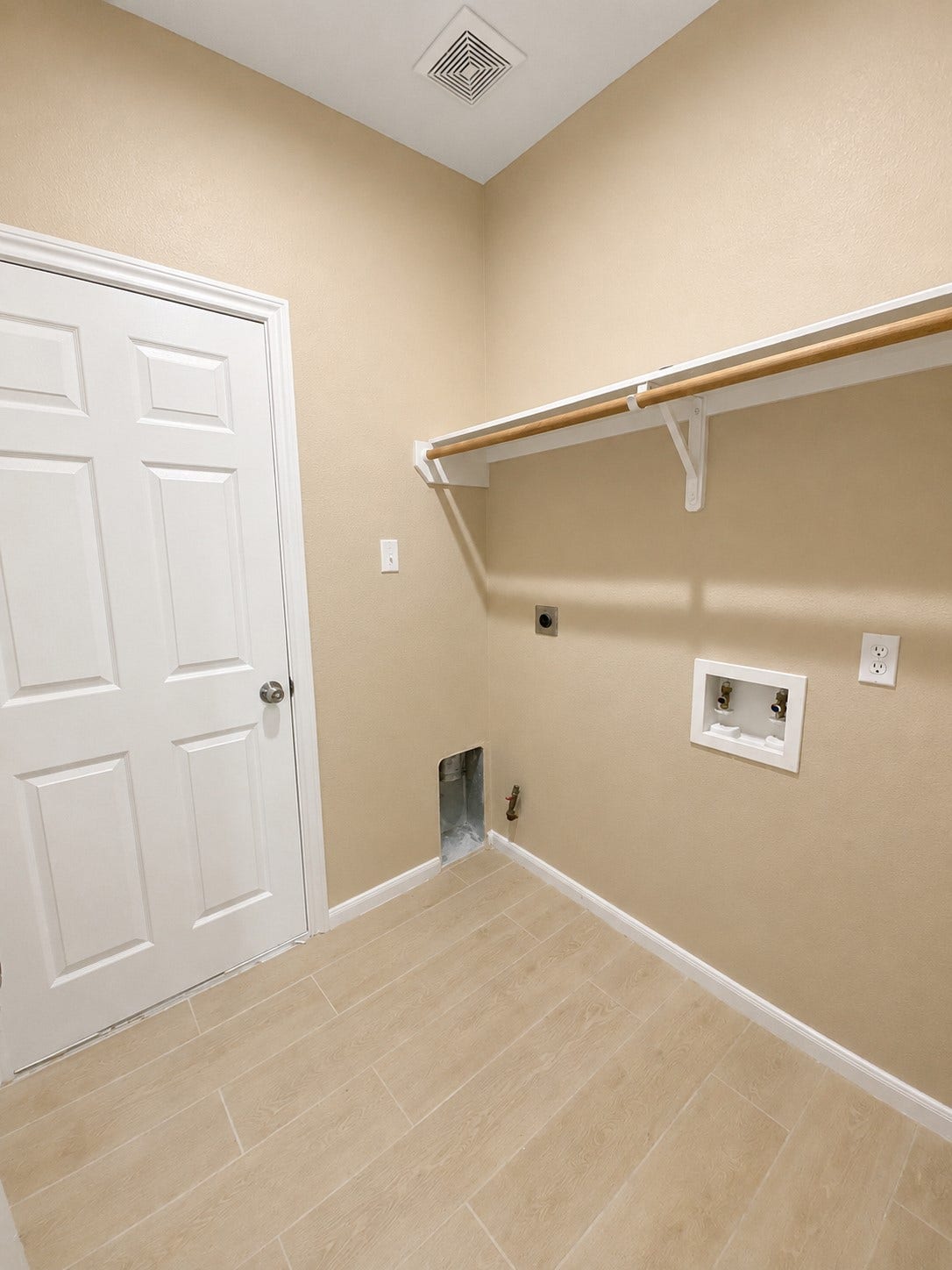 215 Doncaster Street, Conroe, TX 77303 215 Doncaster Street, Conroe, TX 77303