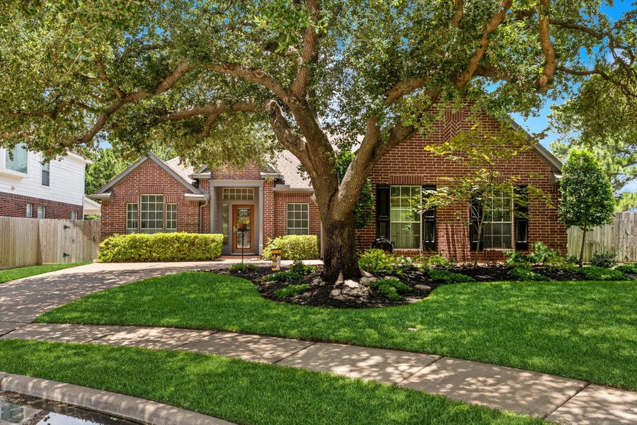 Property photo for 9539 Barretts Glen Court, Houston, TX