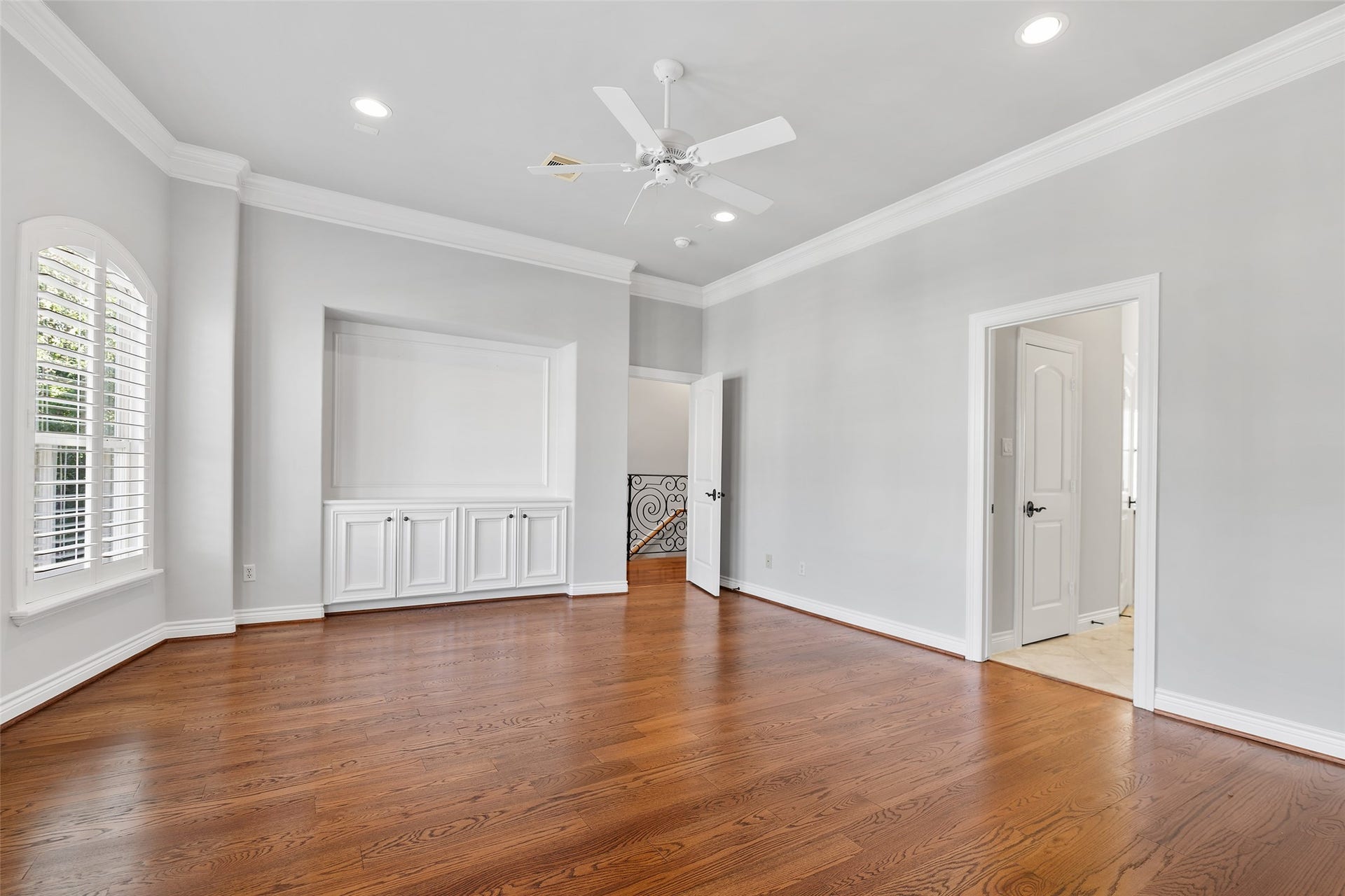 2105 Crocker Street, Houston, TX 77006 2105 Crocker Street, Houston, TX 77006