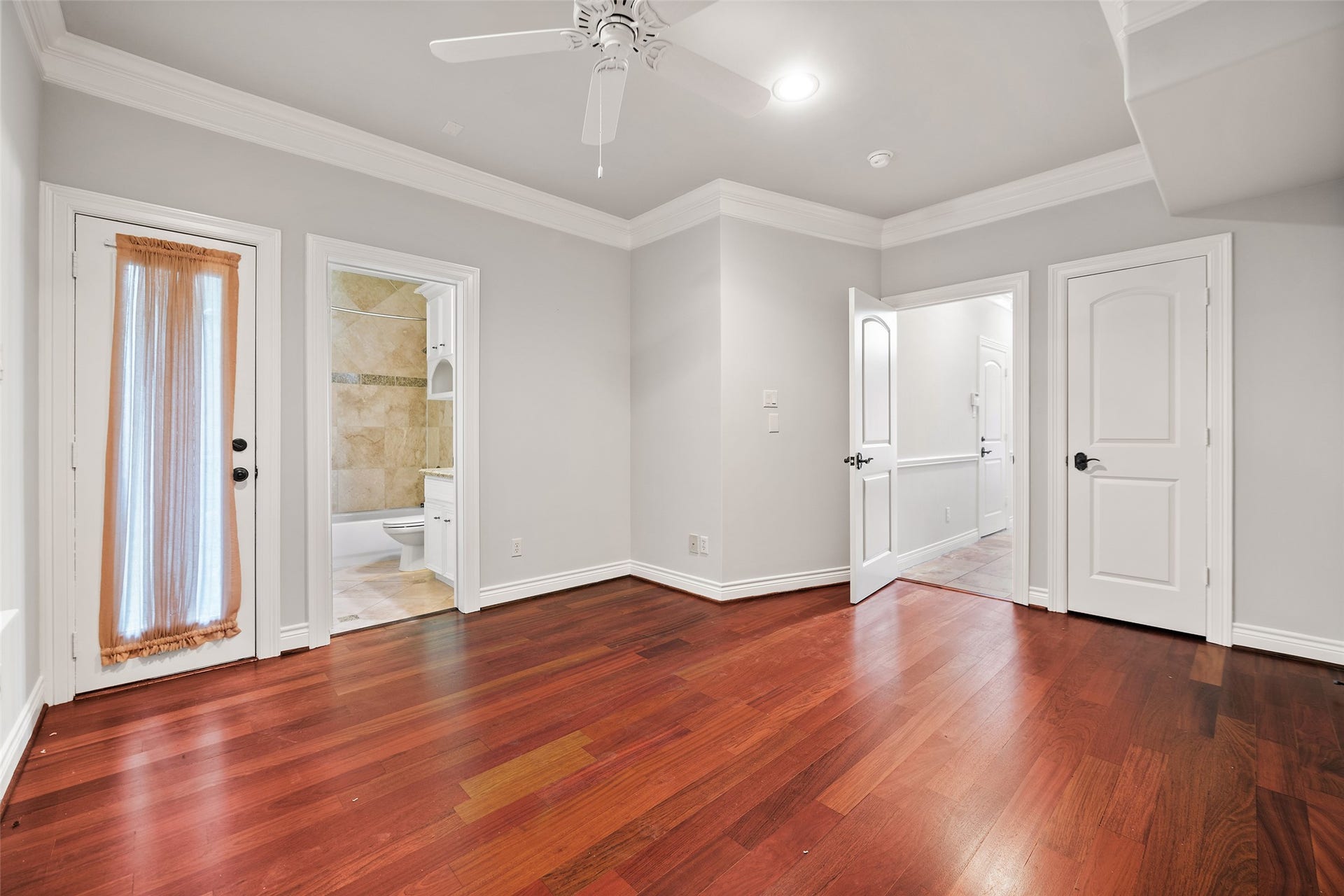 2105 Crocker Street, Houston, TX 77006 First Floor BR