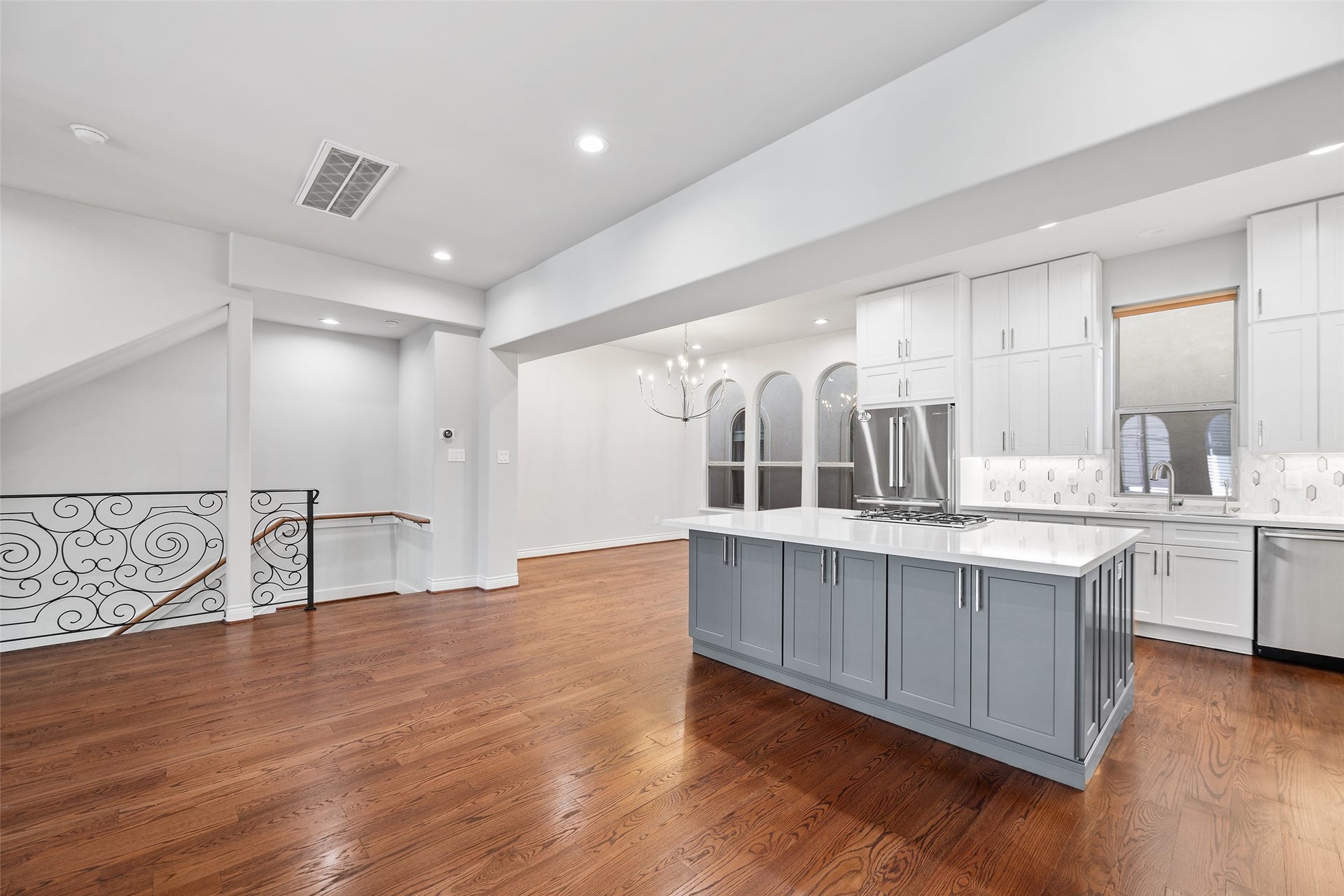 2105 Crocker Street, Houston, TX 77006 2105 Crocker Street, Houston, TX 77006