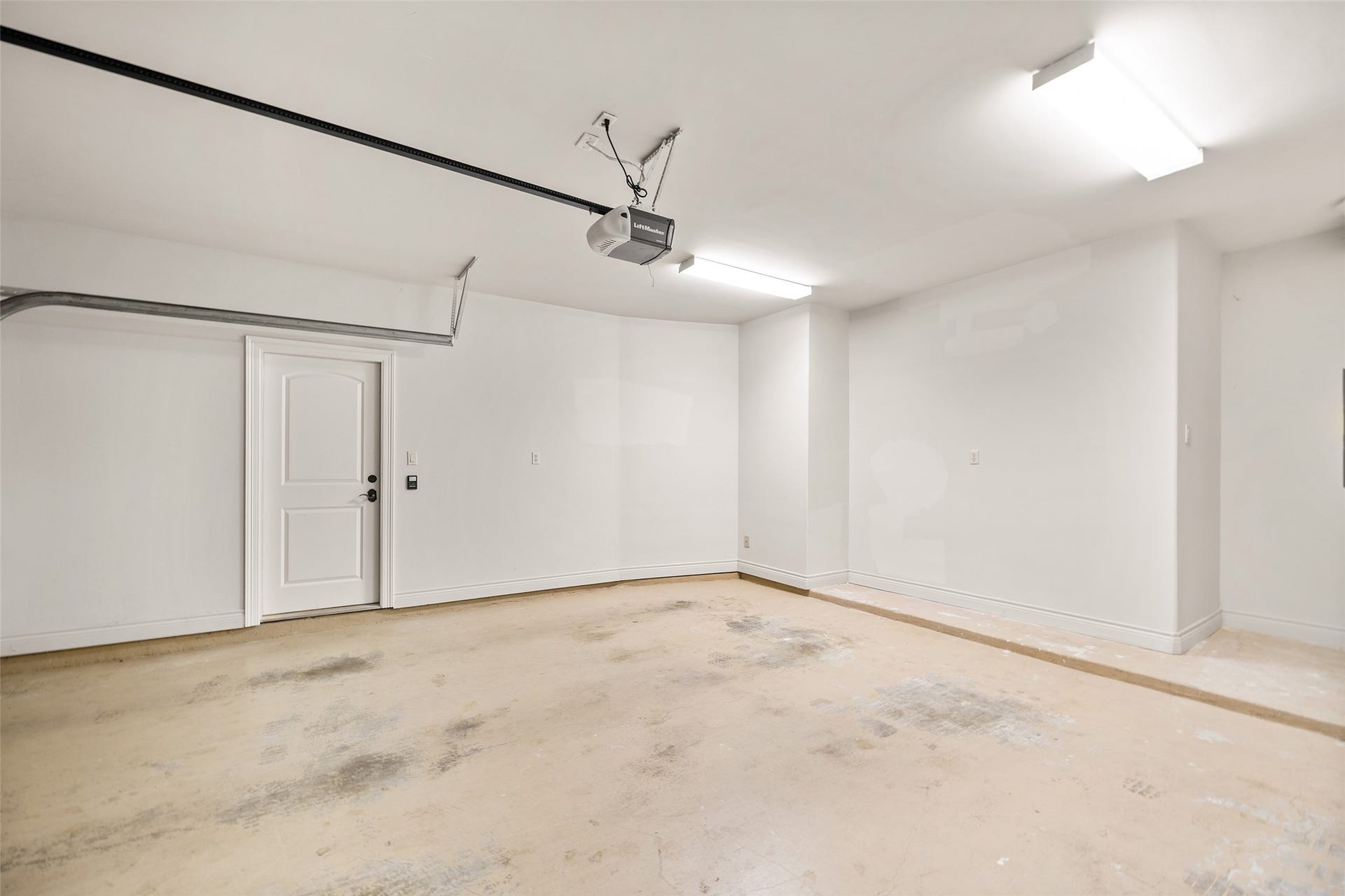 2105 Crocker Street, Houston, TX 77006 2105 Crocker Street, Houston, TX 77006