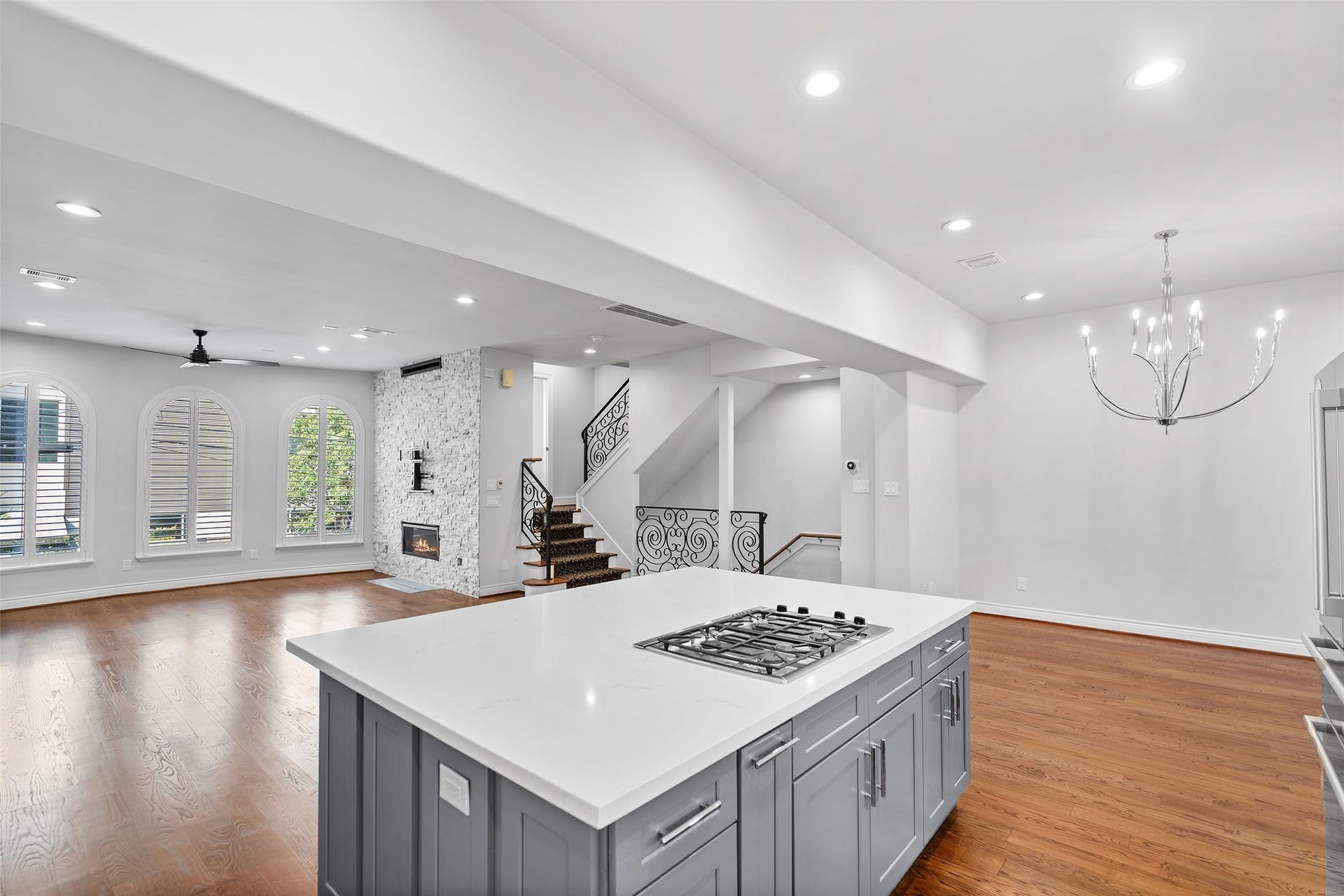 2105 Crocker Street, Houston, TX 77006 2105 Crocker Street, Houston, TX 77006