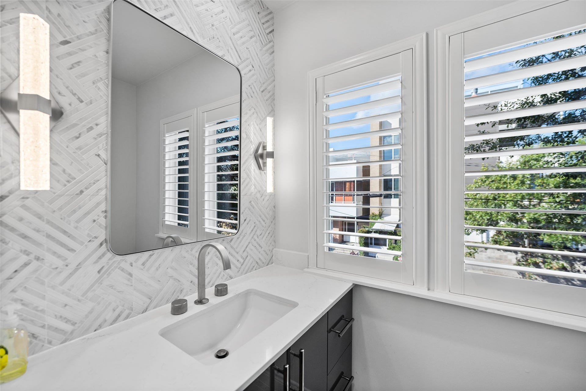2105 Crocker Street, Houston, TX 77006 2105 Crocker Street, Houston, TX 77006