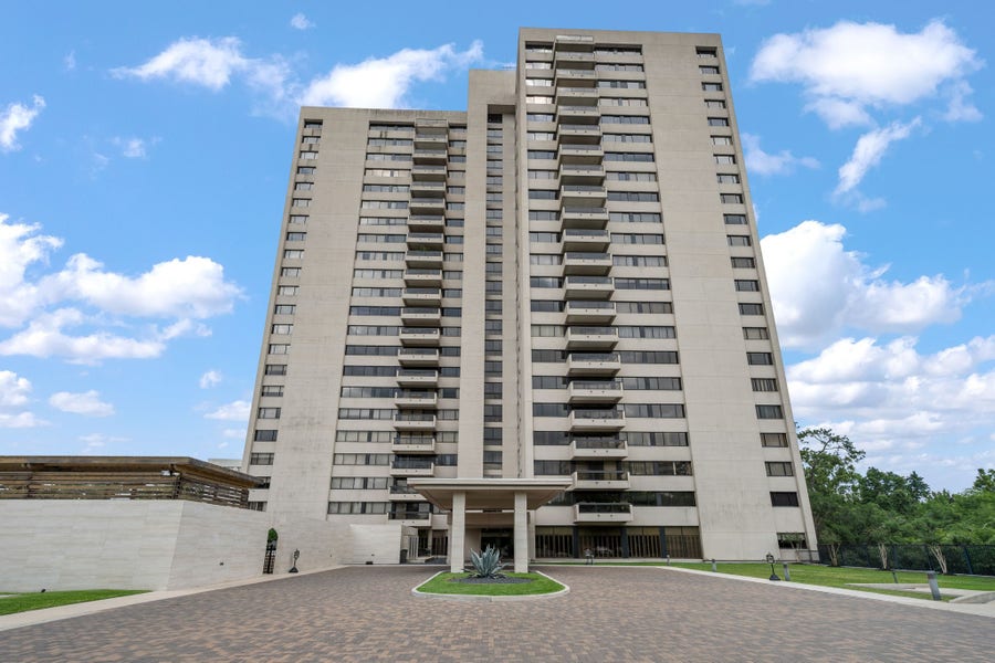 Property photo for 49 Briar Hollow Lane, #401, Houston, TX