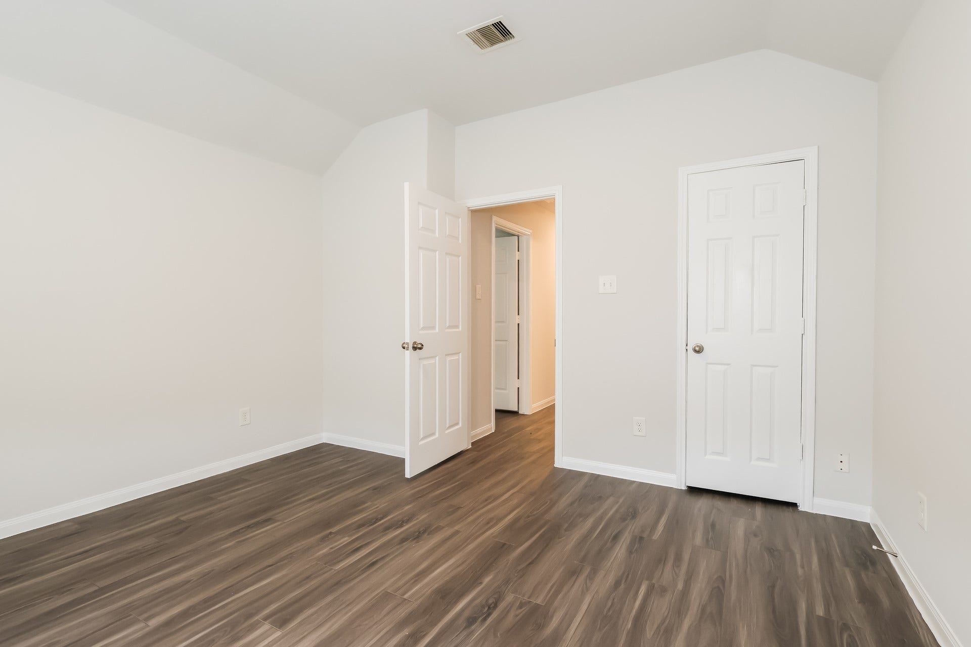 21703 S Werrington Way, Houston, TX 77073 Photos may be representative of the floor plan and not the exact home. Finishes, layout, and features of the actual property for lease may vary.