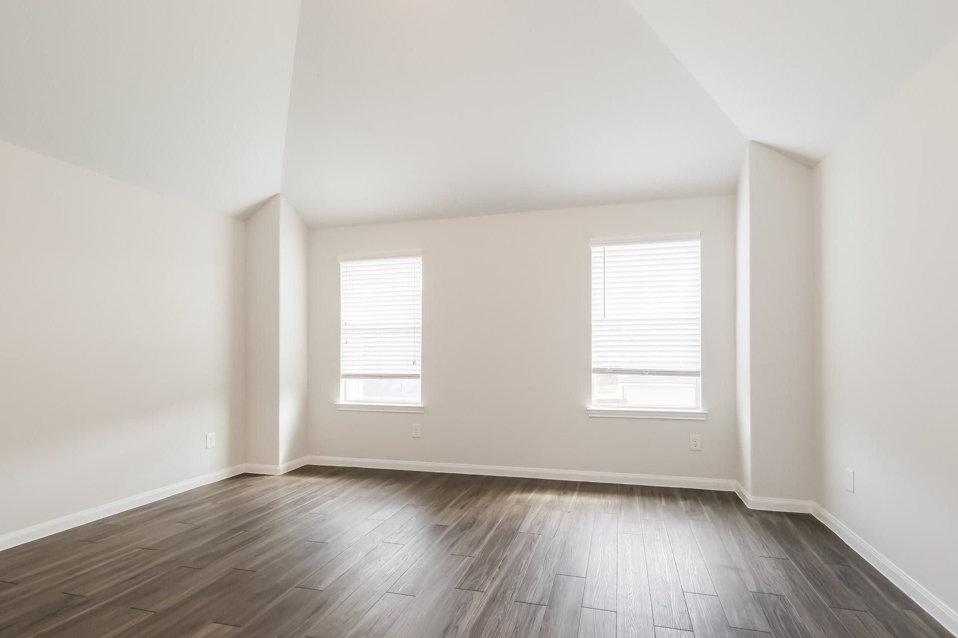21703 S Werrington Way, Houston, TX 77073 Photos may be representative of the floor plan and not the exact home. Finishes, layout, and features of the actual property for lease may vary.