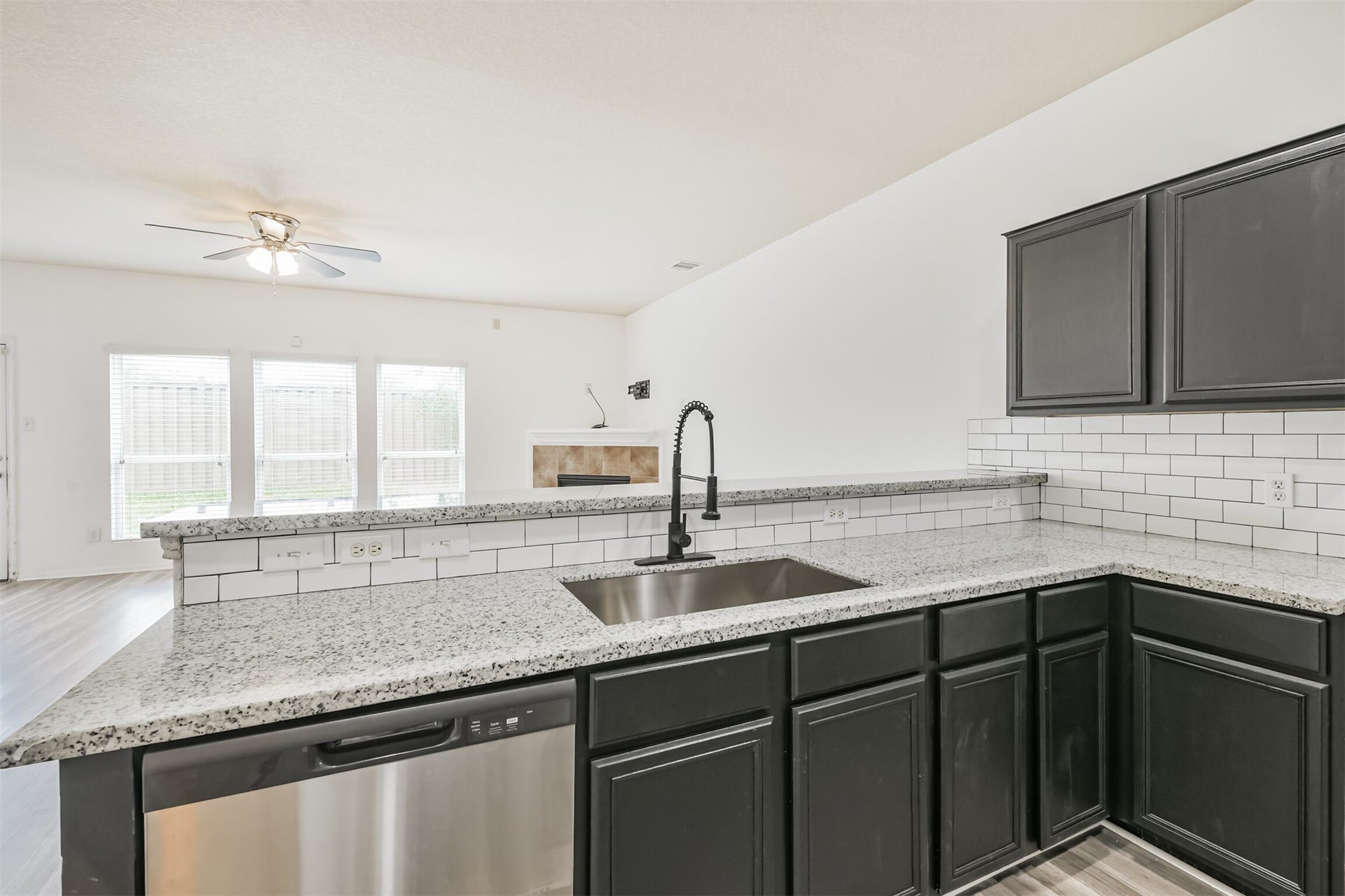 1230 Newsome Glenn Drive, Houston, TX 77090 1230 Newsome Glenn Drive, Houston, TX 77090