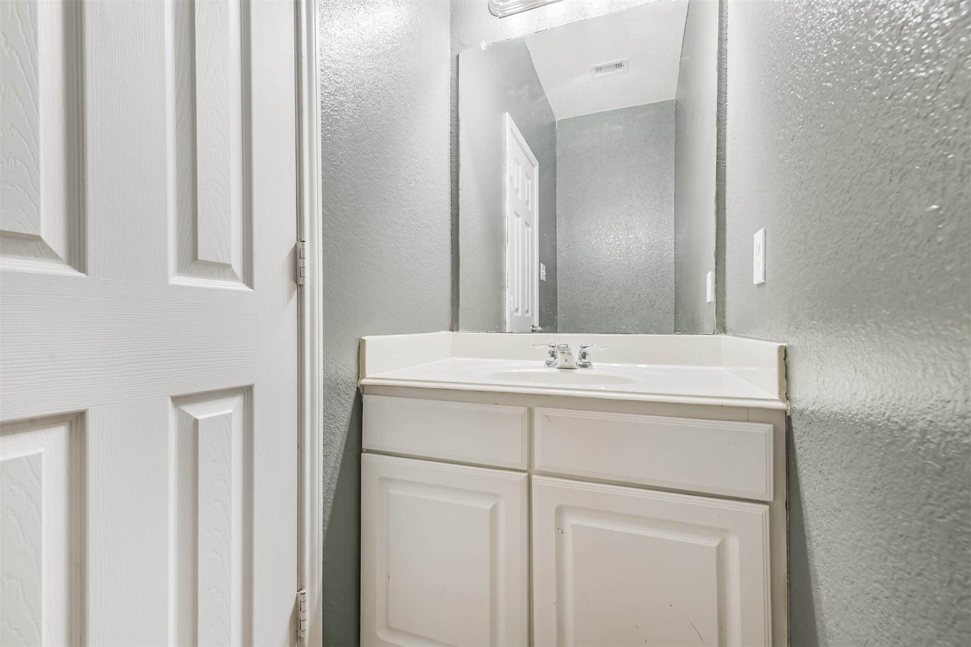 1230 Newsome Glenn Drive, Houston, TX 77090 1230 Newsome Glenn Drive, Houston, TX 77090