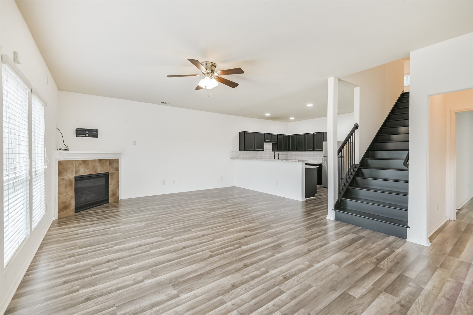 1230 Newsome Glenn Drive, Houston, TX 77090 1230 Newsome Glenn Drive, Houston, TX 77090
