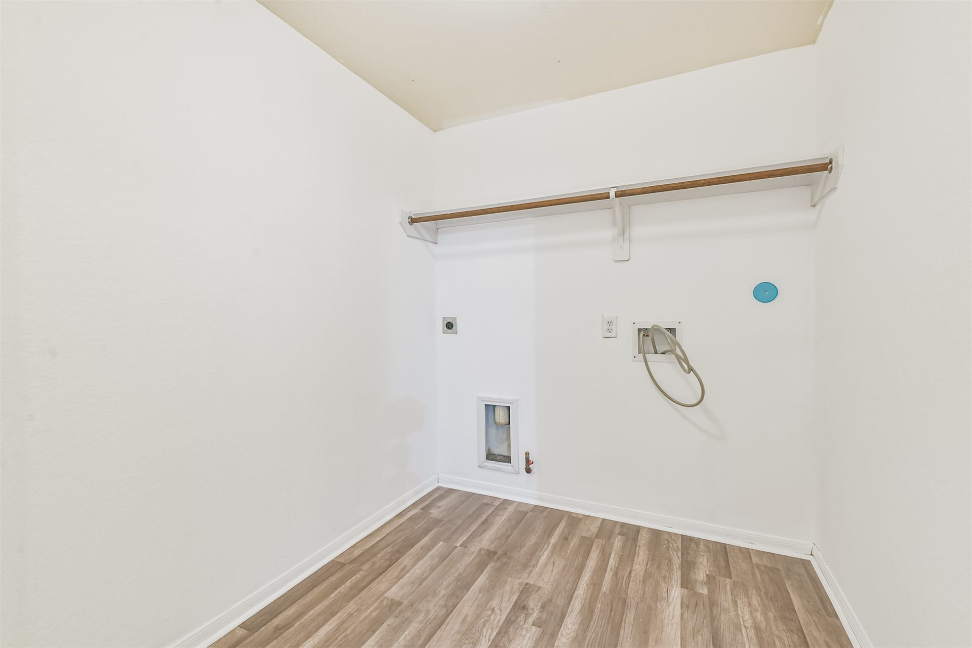 1230 Newsome Glenn Drive, Houston, TX 77090 1230 Newsome Glenn Drive, Houston, TX 77090