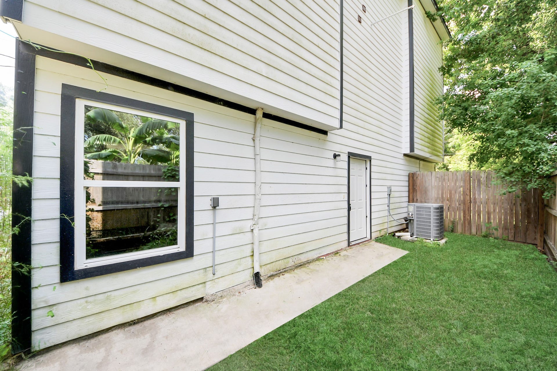 8125 Eastover Street, #B, Houston, TX 77028 8125 Eastover Street, #B, Houston, TX 77028