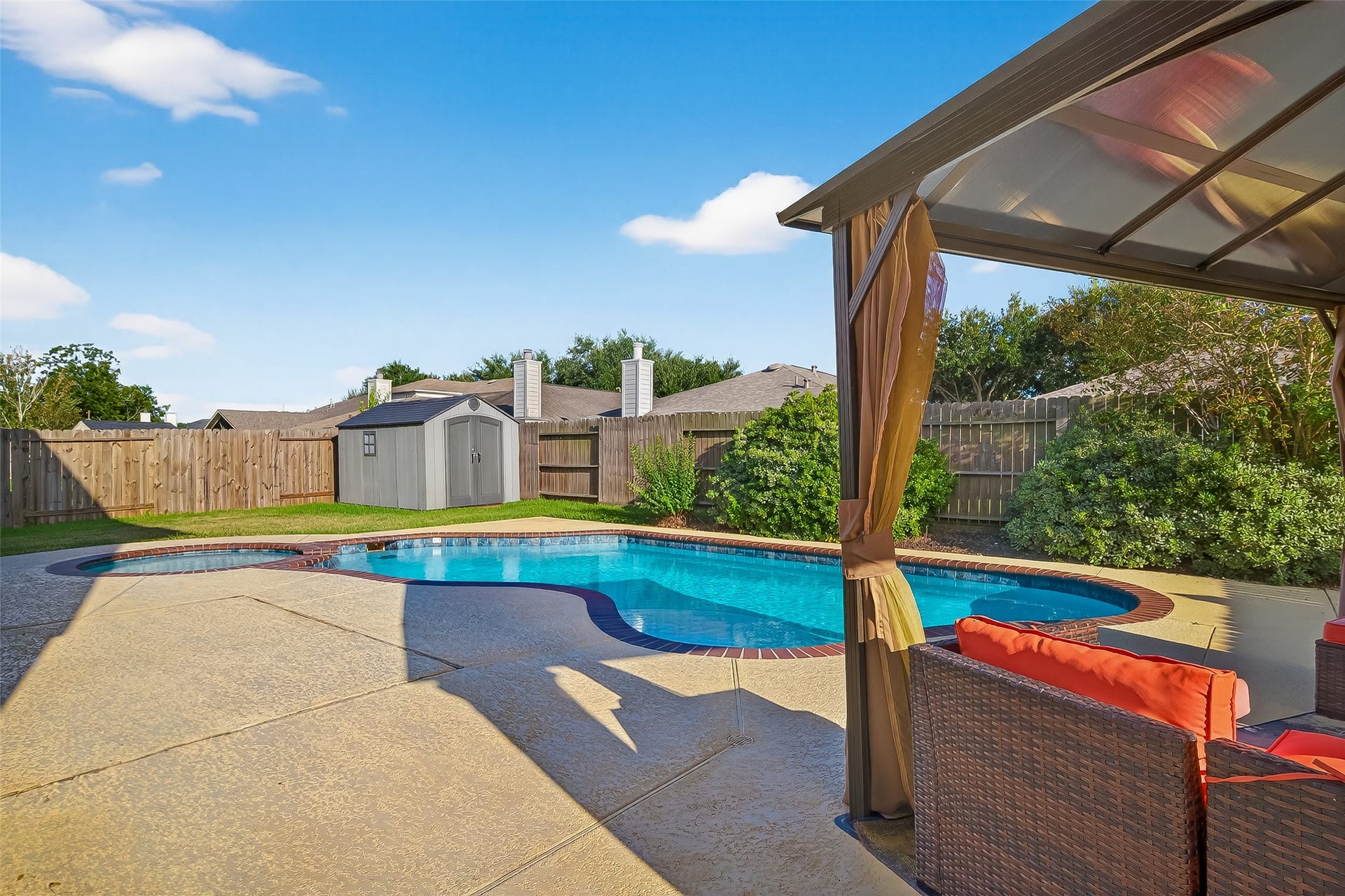10314 Five Oaks Crossing, Missouri City, TX 77459 Beautiful pergola keeps you covered and cool on a hot summer day.