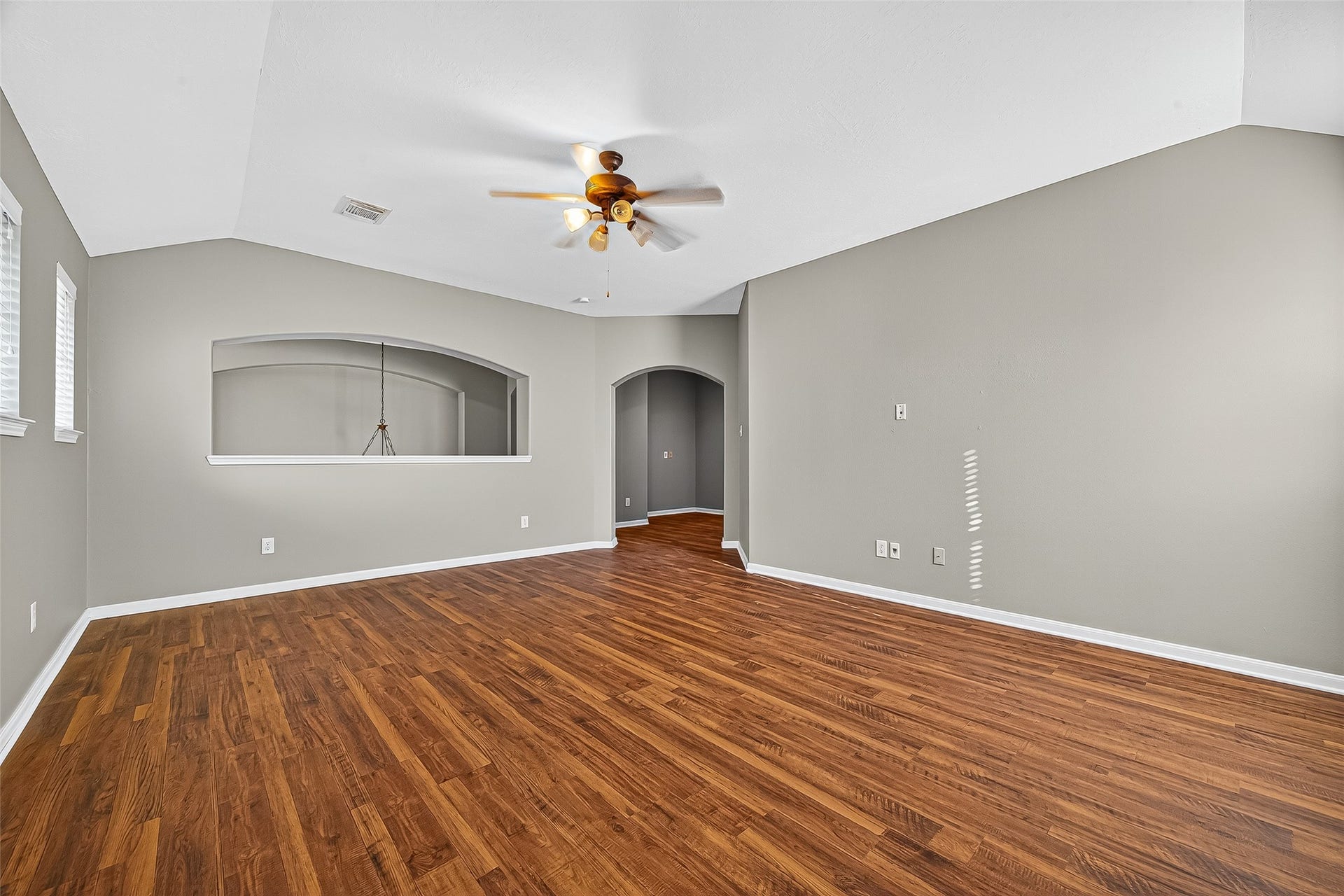 10314 Five Oaks Crossing, Missouri City, TX 77459 Opposite view of the upstairs gameroom.