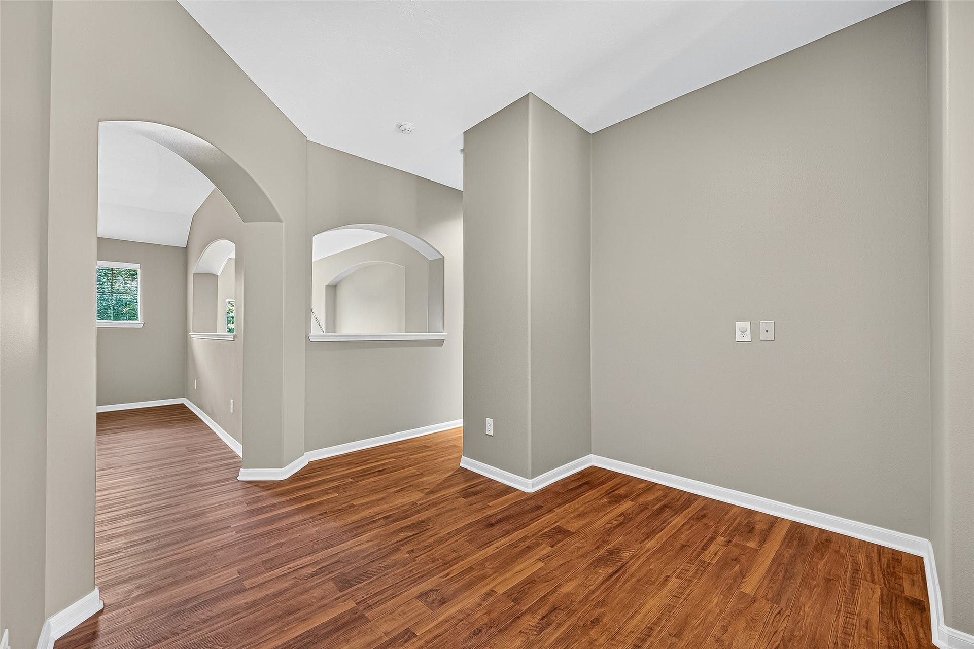 10314 Five Oaks Crossing, Missouri City, TX 77459 Cozy nook upstairs is ideal for a gaming station or home office!