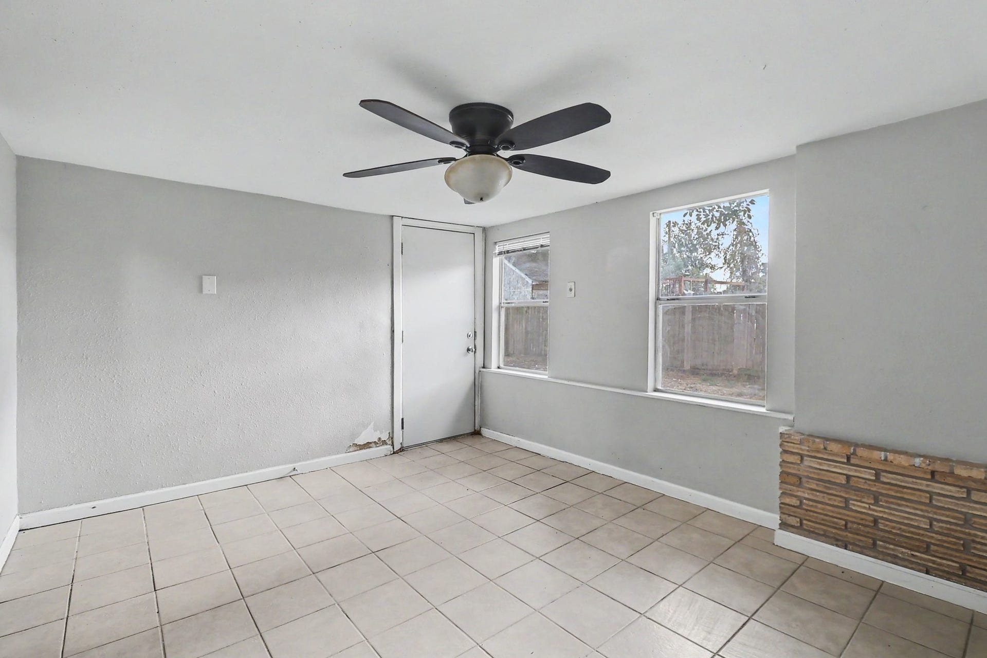 901 Westmont Drive, Houston, TX 77015 901 Westmont Drive, Houston, TX 77015