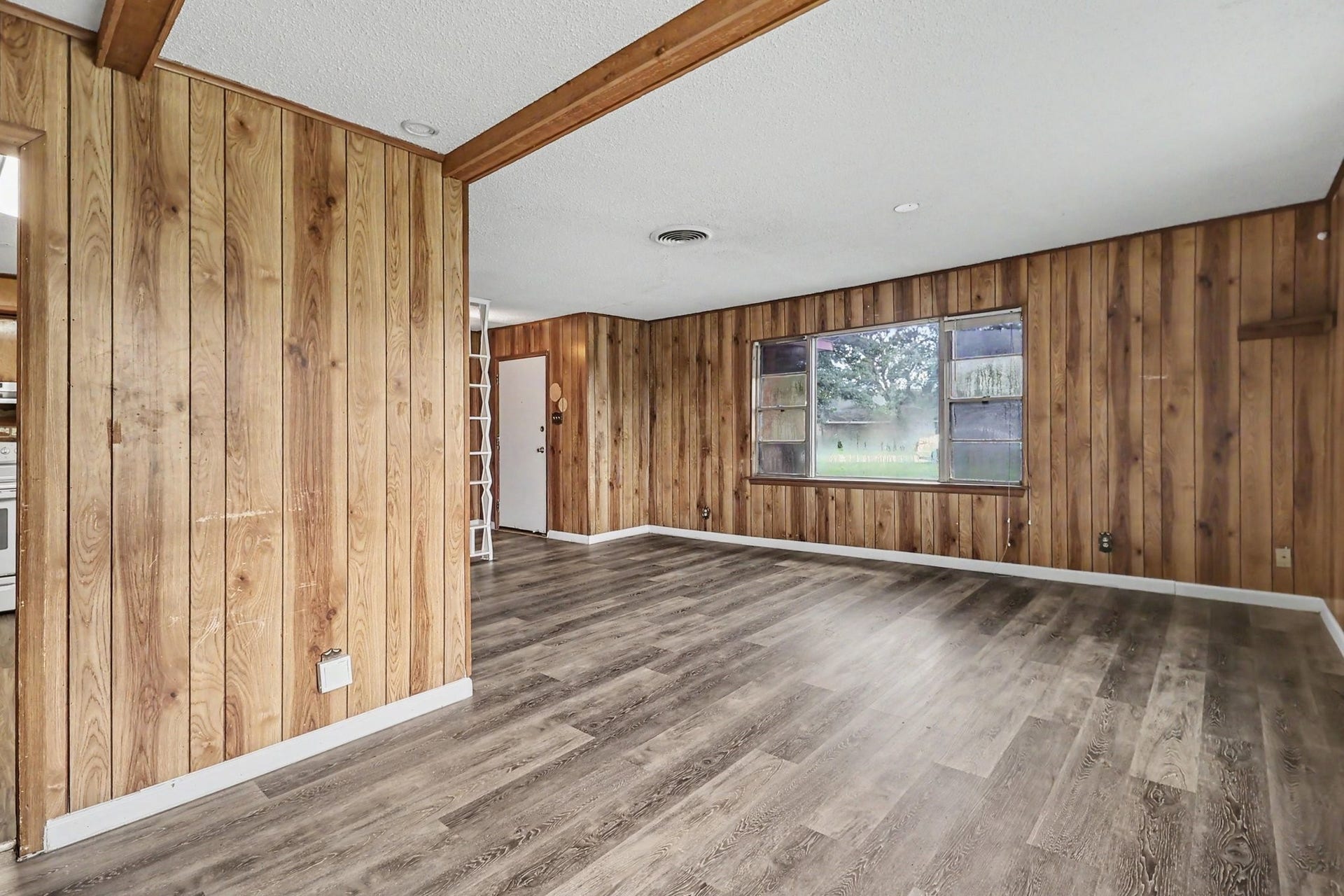 901 Westmont Drive, Houston, TX 77015 901 Westmont Drive, Houston, TX 77015