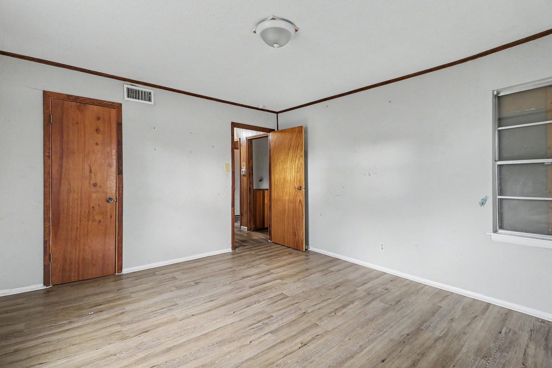 901 Westmont Drive, Houston, TX 77015 901 Westmont Drive, Houston, TX 77015