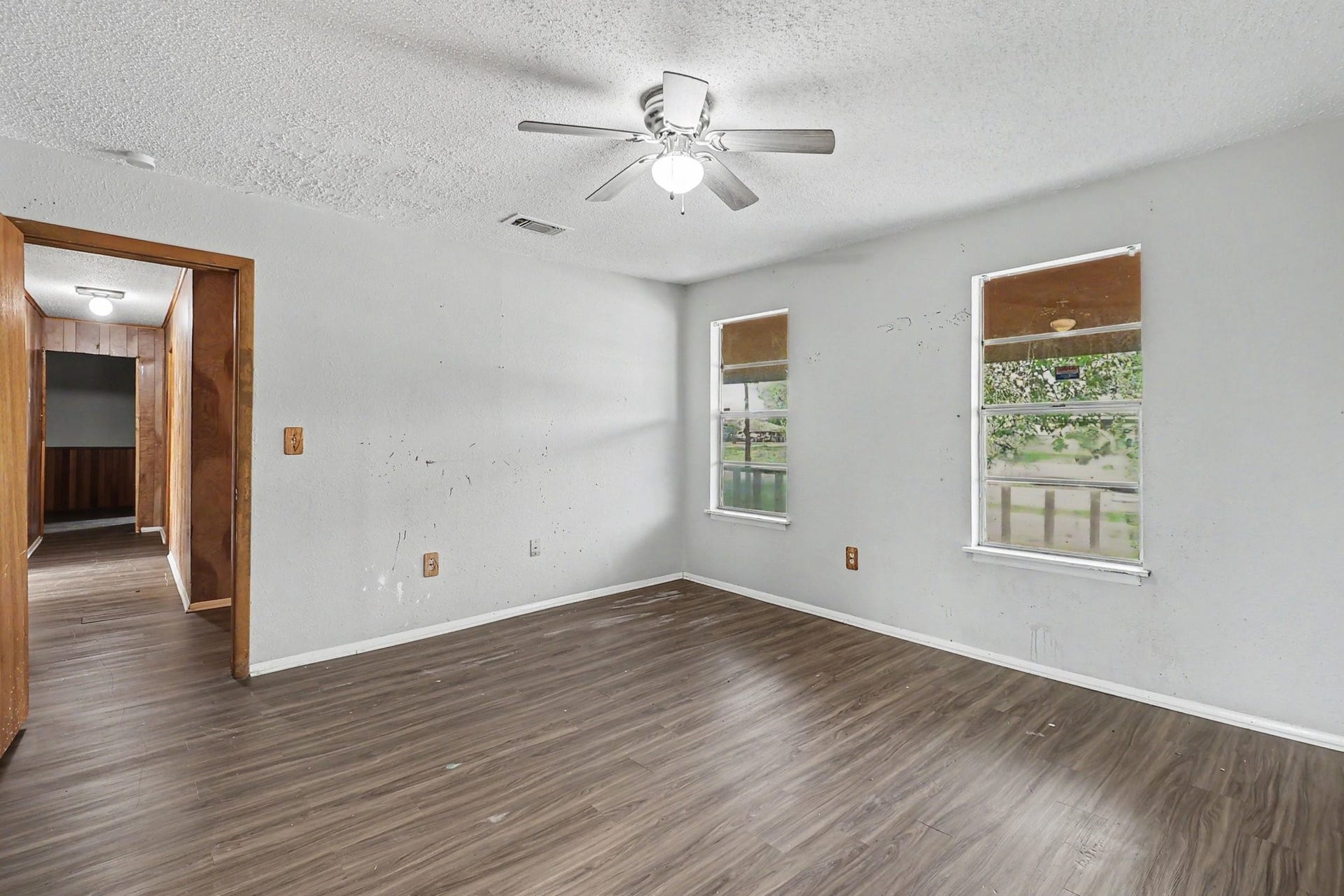 901 Westmont Drive, Houston, TX 77015 901 Westmont Drive, Houston, TX 77015