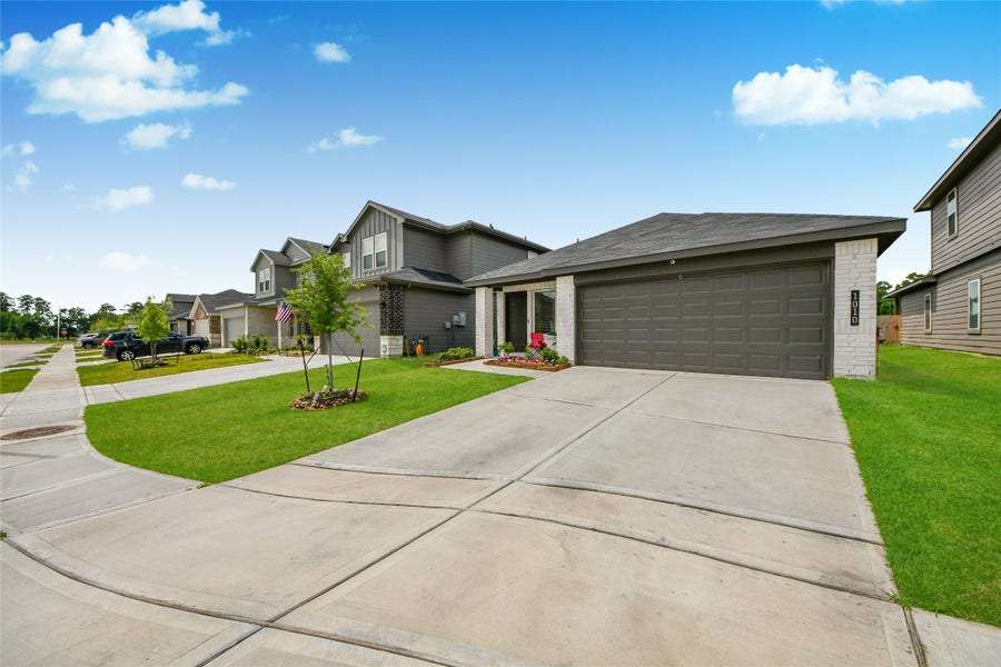 Property photo for 1010 Muscadine Vine Lane, Houston, TX