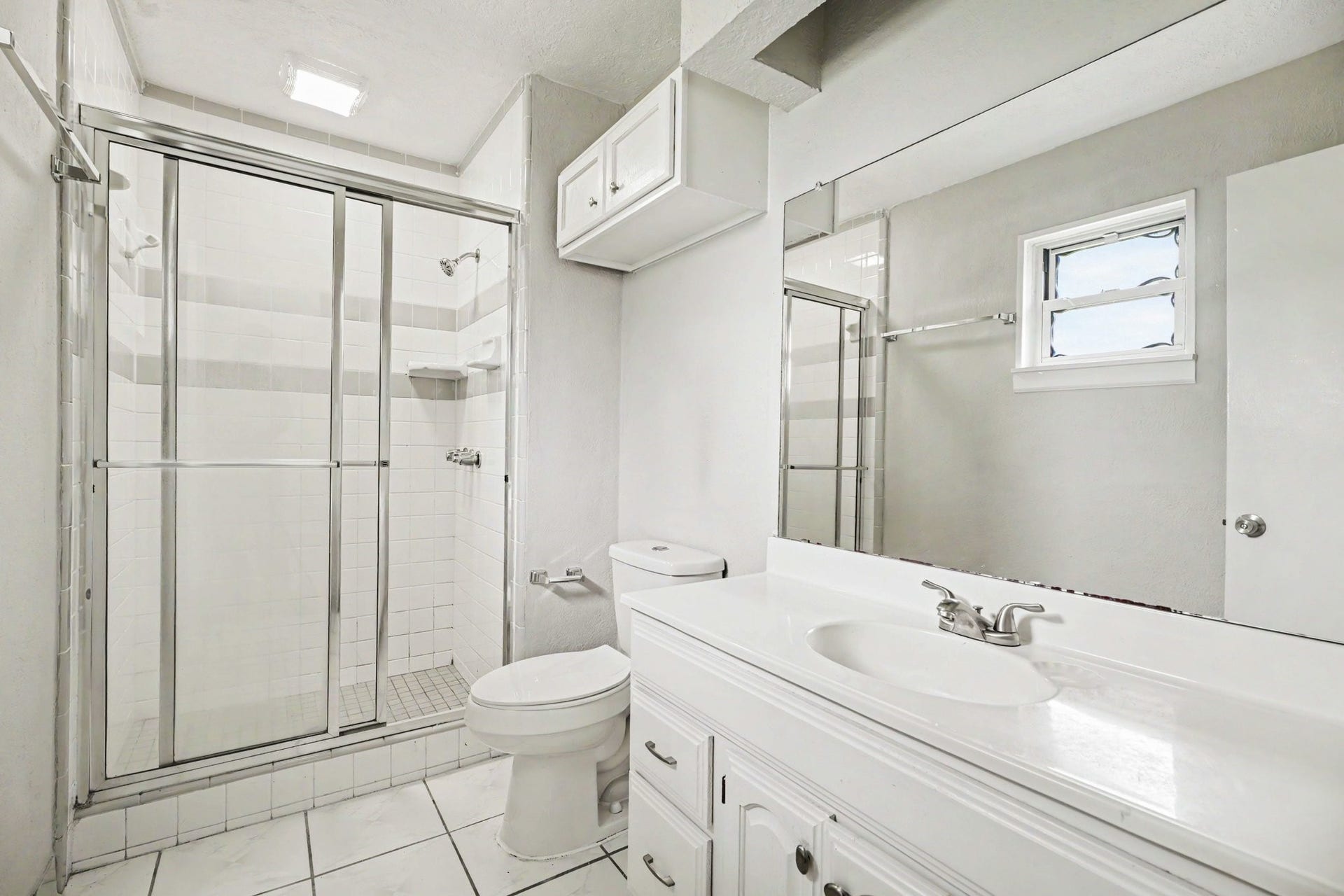 5127 Royal Parkway, Friendswood, TX 77546 5127 Royal Parkway, Friendswood, TX 77546