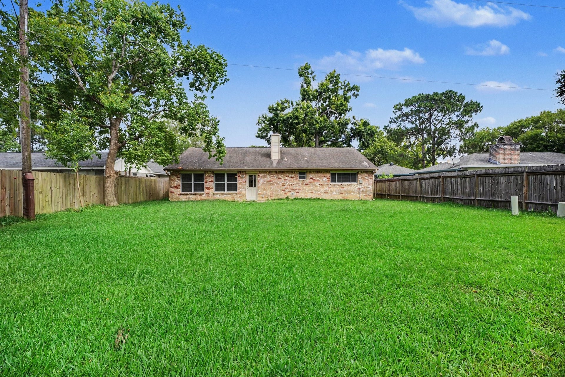 5127 Royal Parkway, Friendswood, TX 77546 5127 Royal Parkway, Friendswood, TX 77546