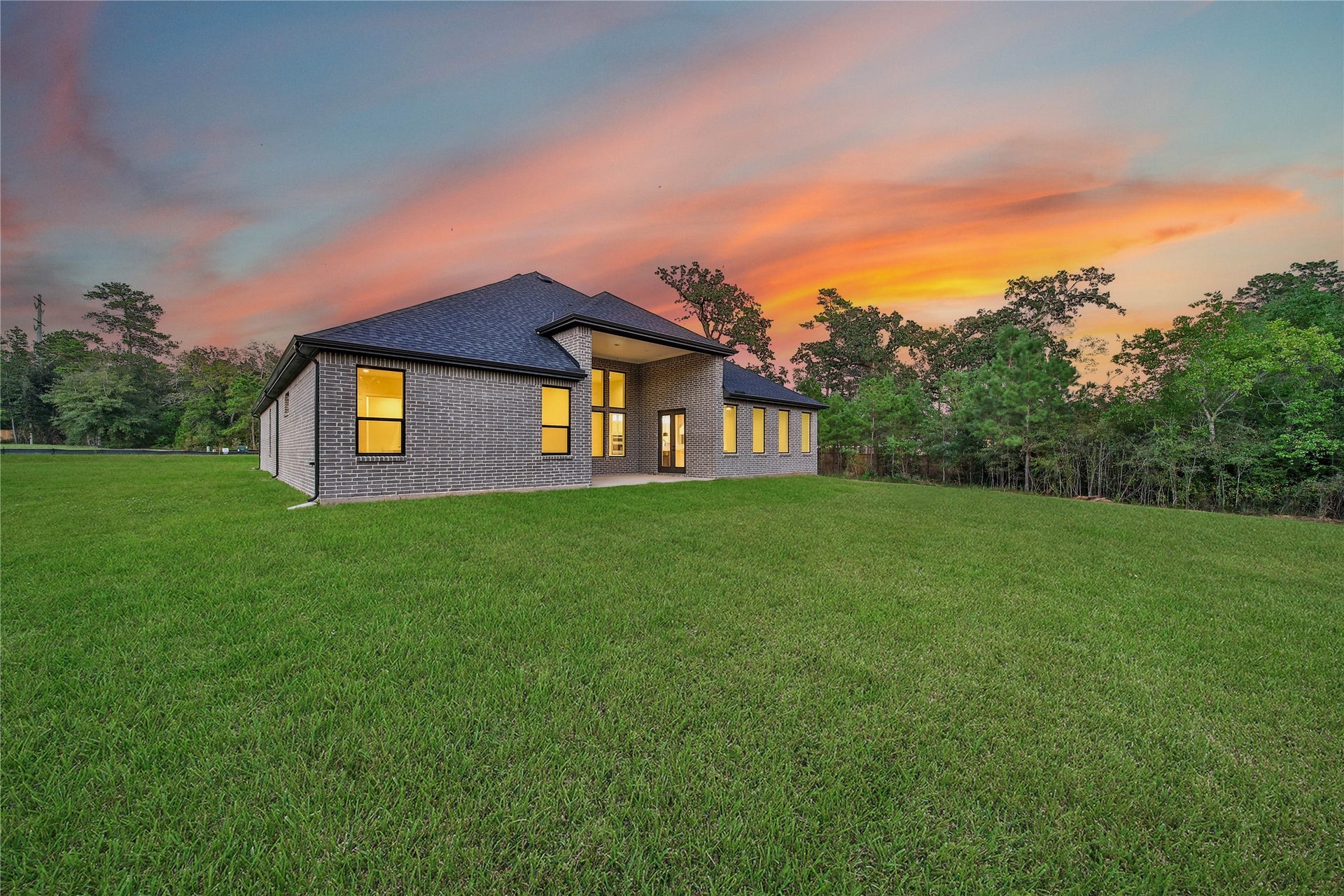 343 Louvenia Court, Pinehurst, TX 77362 343 Louvenia Court, Pinehurst, TX 77362