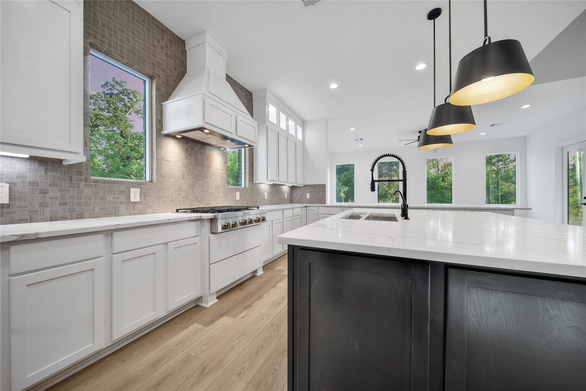 343 Louvenia Court, Pinehurst, TX 77362 343 Louvenia Court, Pinehurst, TX 77362