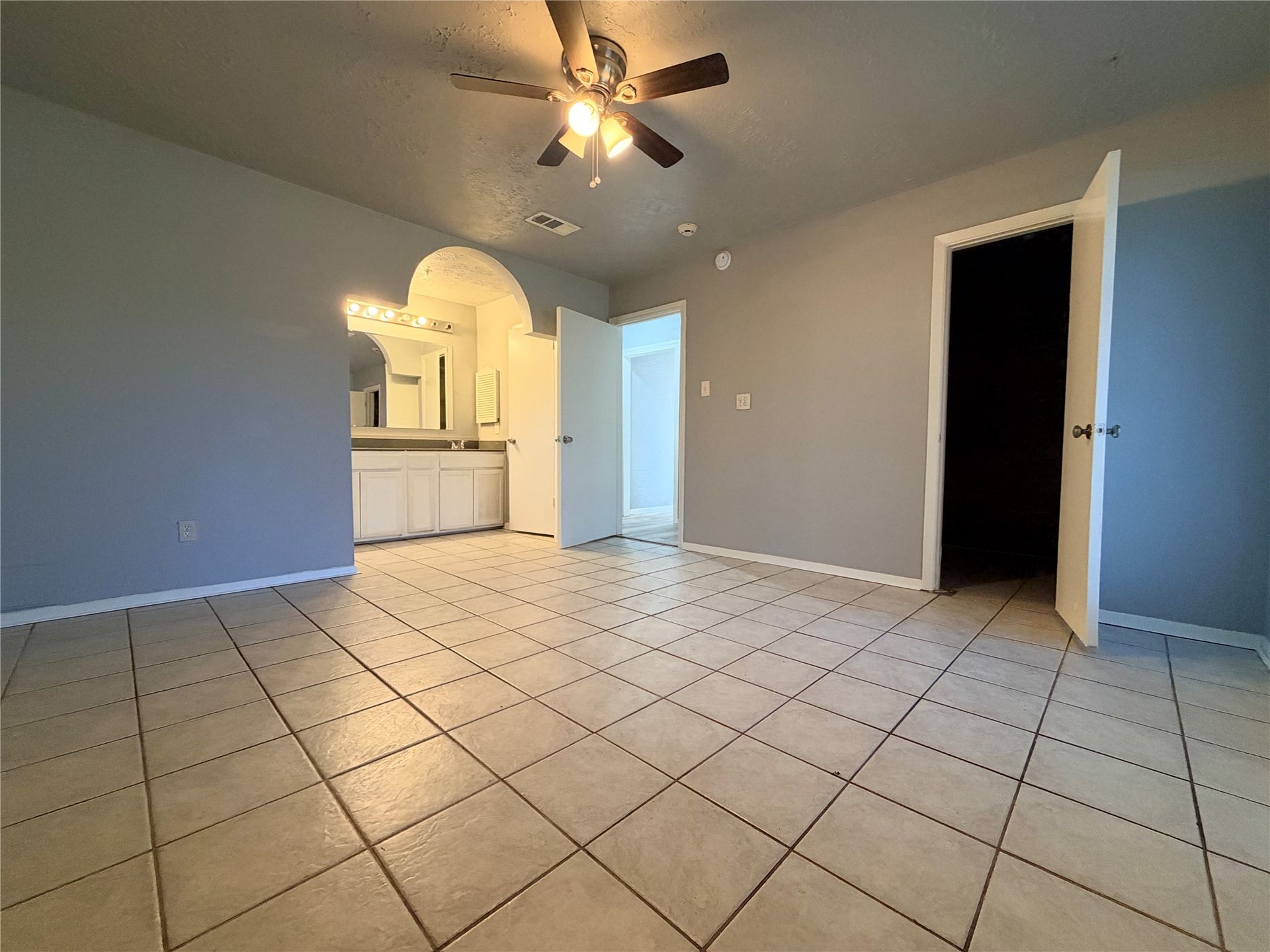 2731 Flintrock Circle, Houston, TX 77067