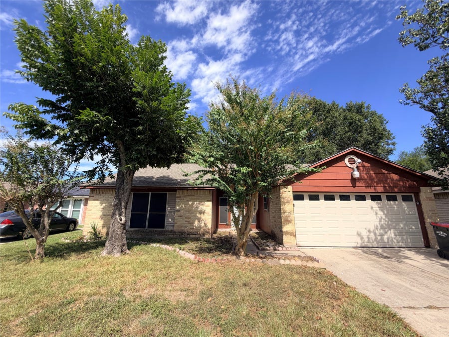 Property photo for 2731 Flintrock Circle, Houston, TX