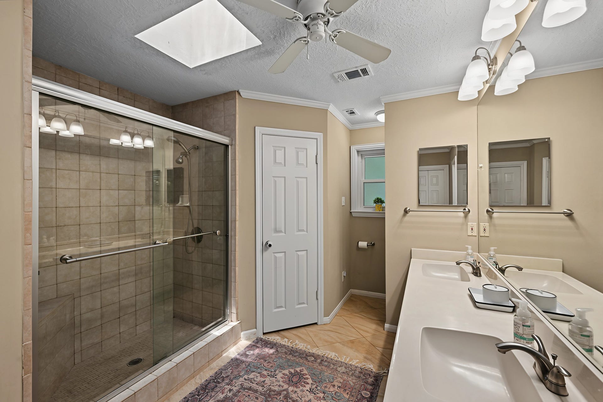 424 Middleton Street, Bacliff, TX 77518 Lovely primary bath with walk in shower.