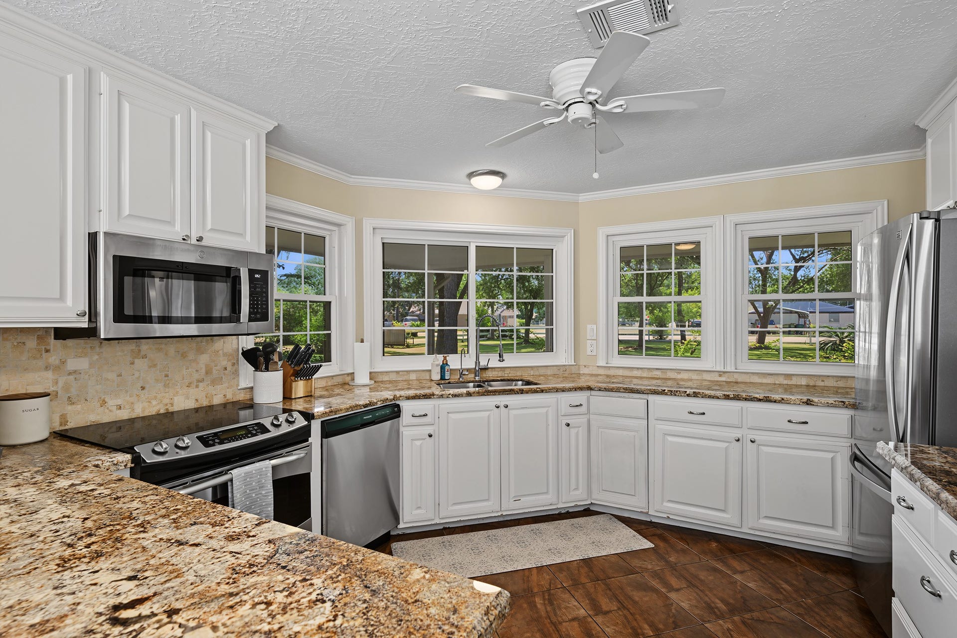 424 Middleton Street, Bacliff, TX 77518 424 Middleton Street, Bacliff, TX 77518