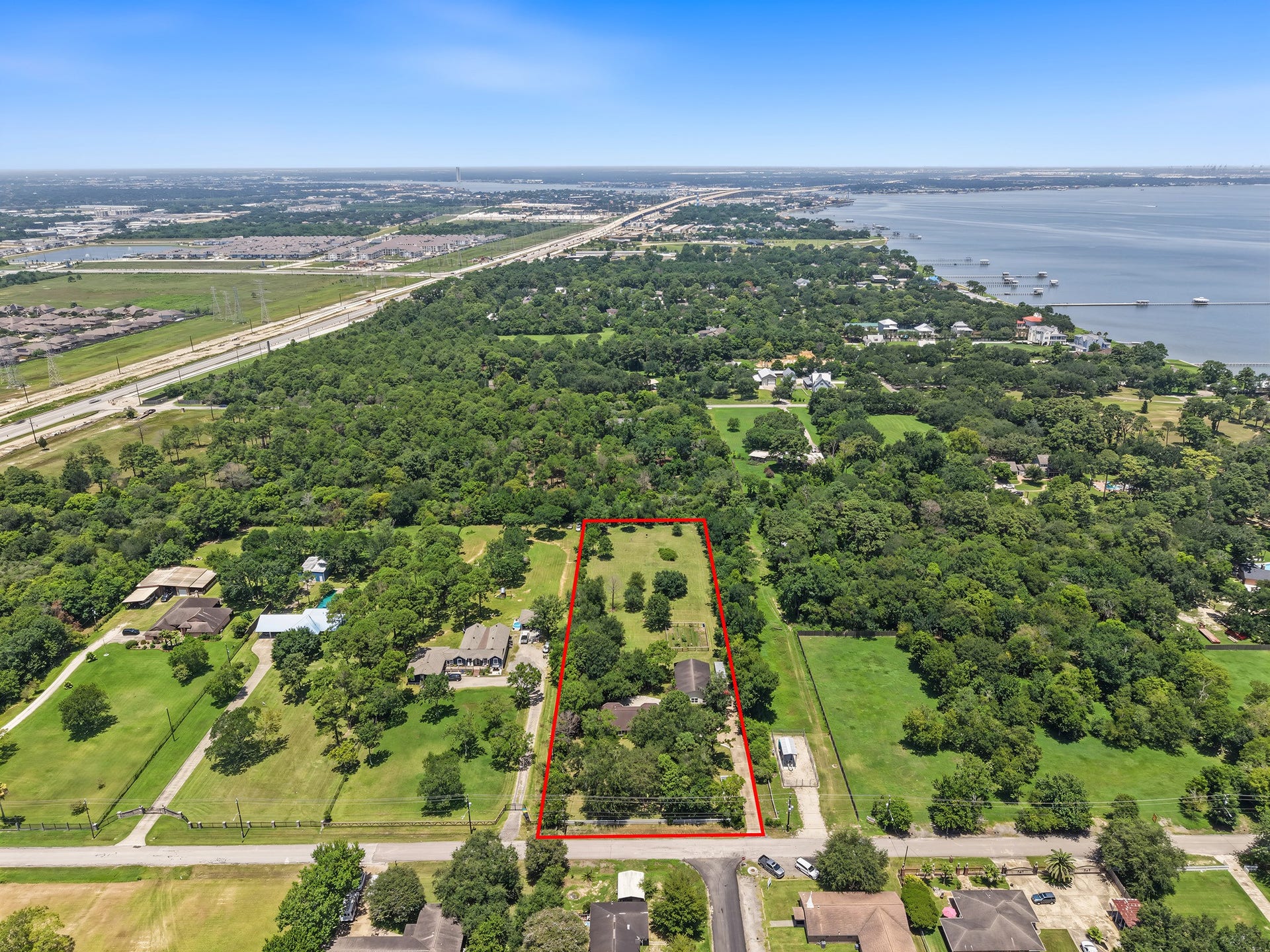 424 Middleton Street, Bacliff, TX 77518 Ideally located in Bayview Acres and close to water!