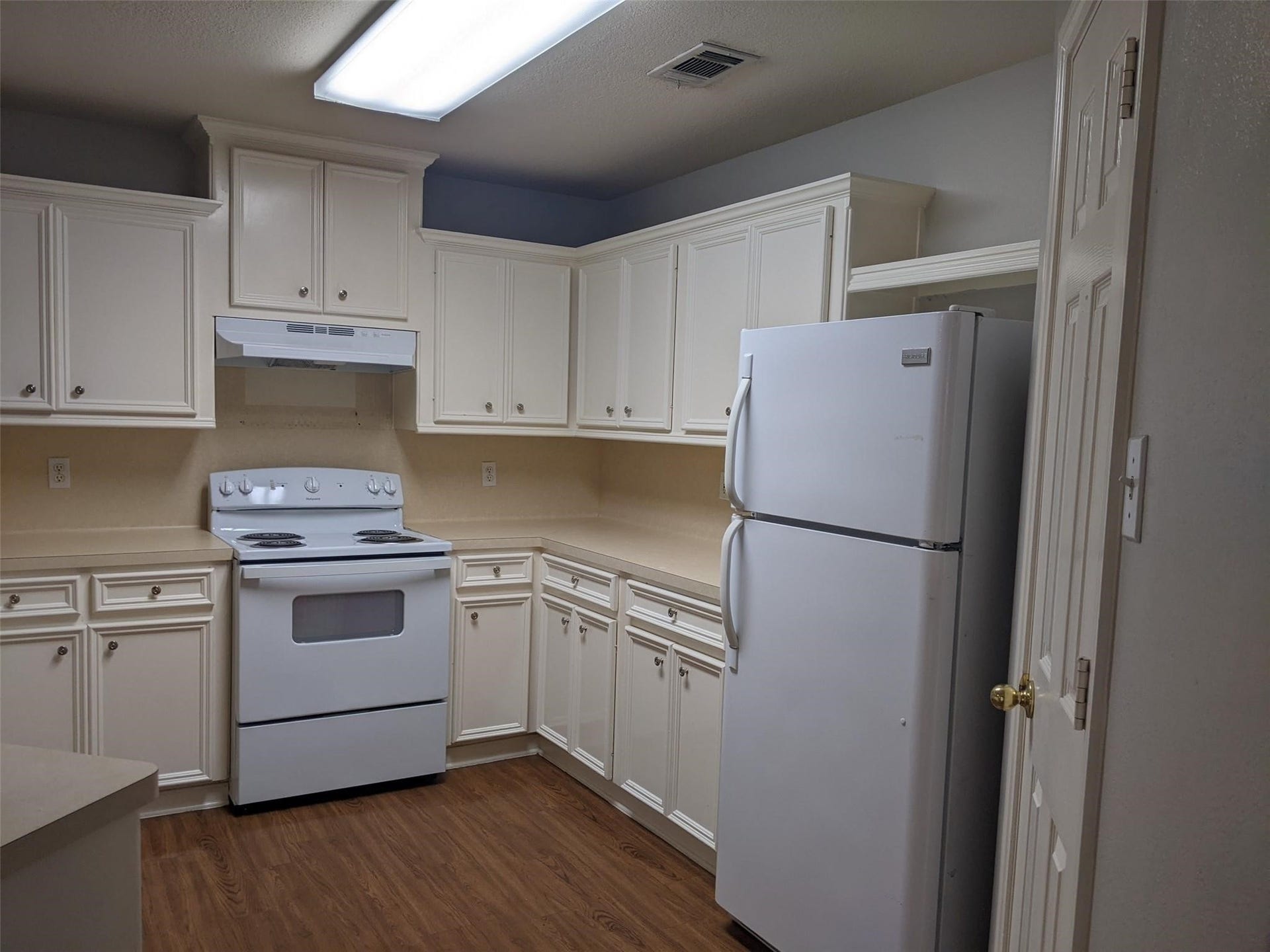 218 Canterbury Drive, Conroe, TX 77303